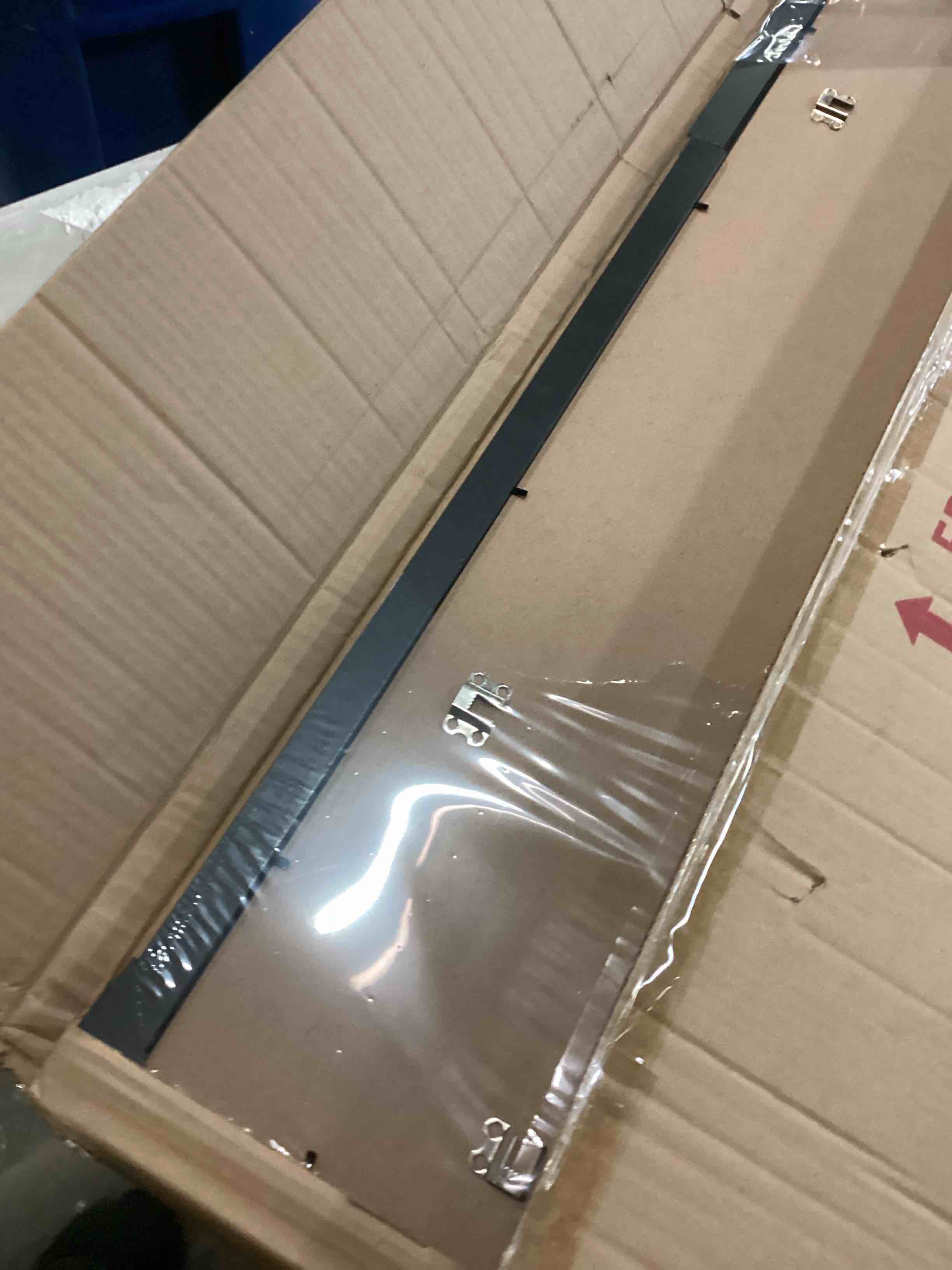 https://s3.amazonaws.com/lotting-images-prod/bidfta/BLU6806982_1733510498784.jpeg