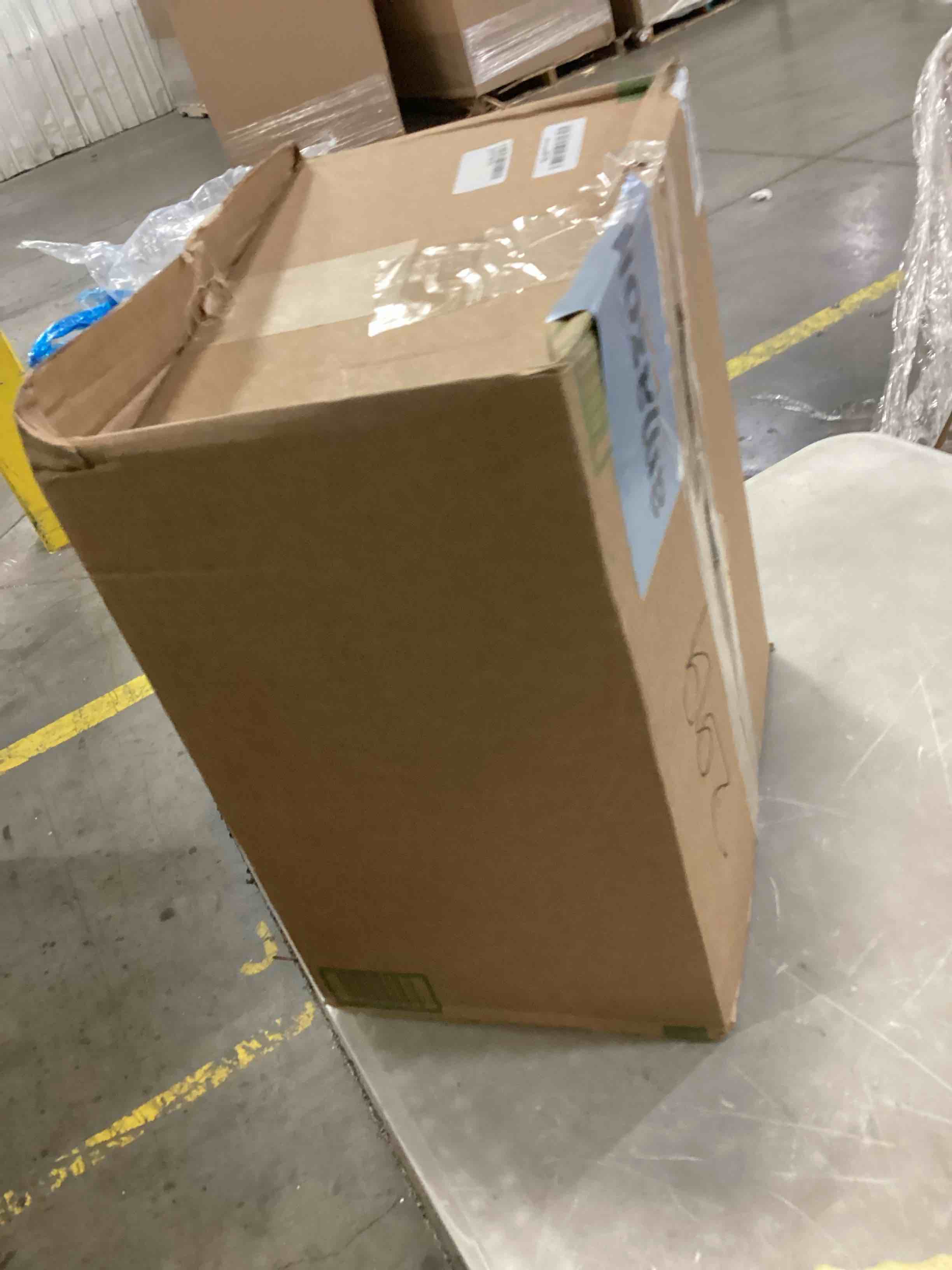 https://s3.amazonaws.com/lotting-images-prod/bidfta/BLU6807018_1733747042365.jpeg