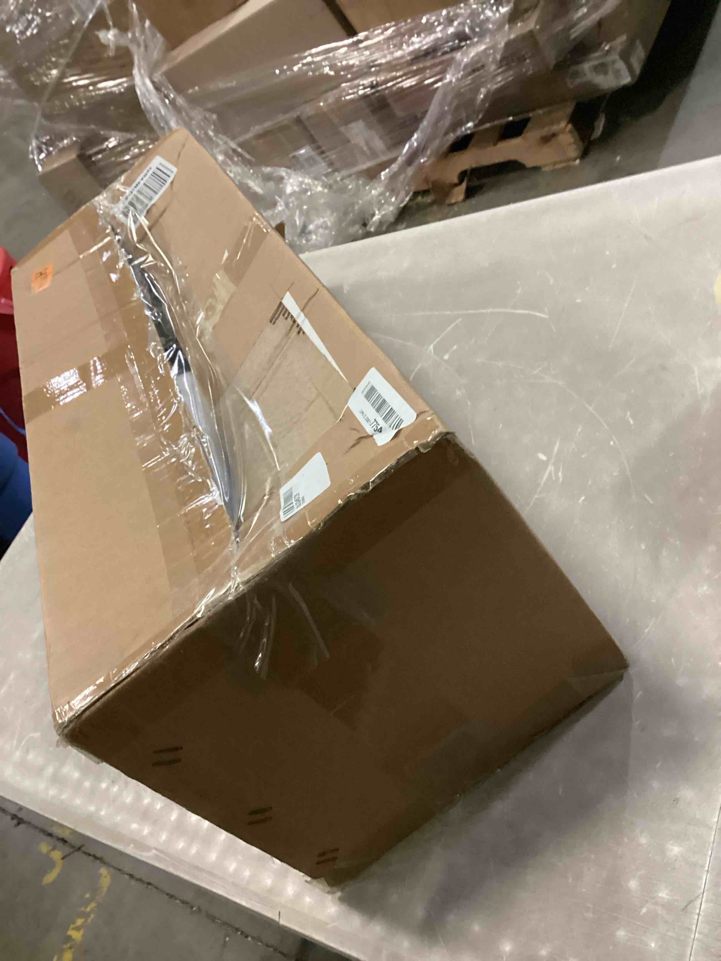 https://s3.amazonaws.com/lotting-images-prod/bidfta/BLU6807025_1733748445978.jpeg