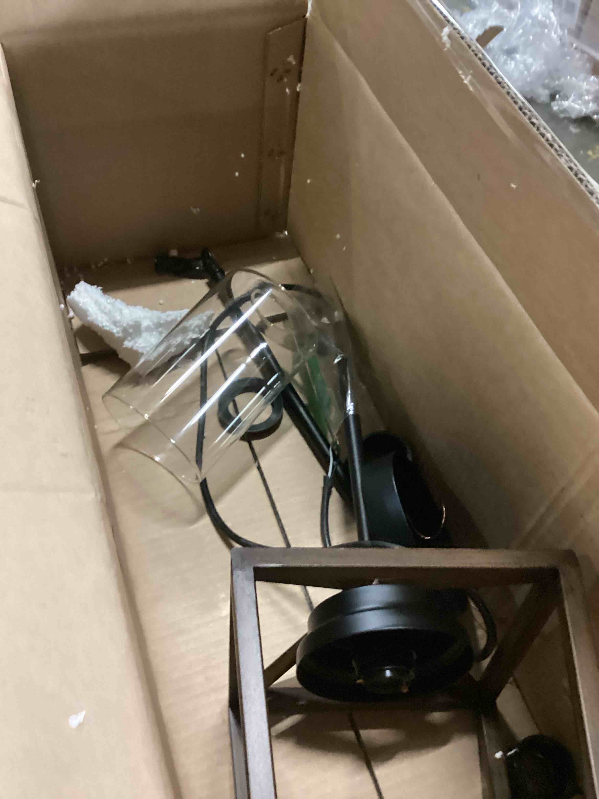 https://s3.amazonaws.com/lotting-images-prod/bidfta/BLU6807025_1733748475656.jpeg