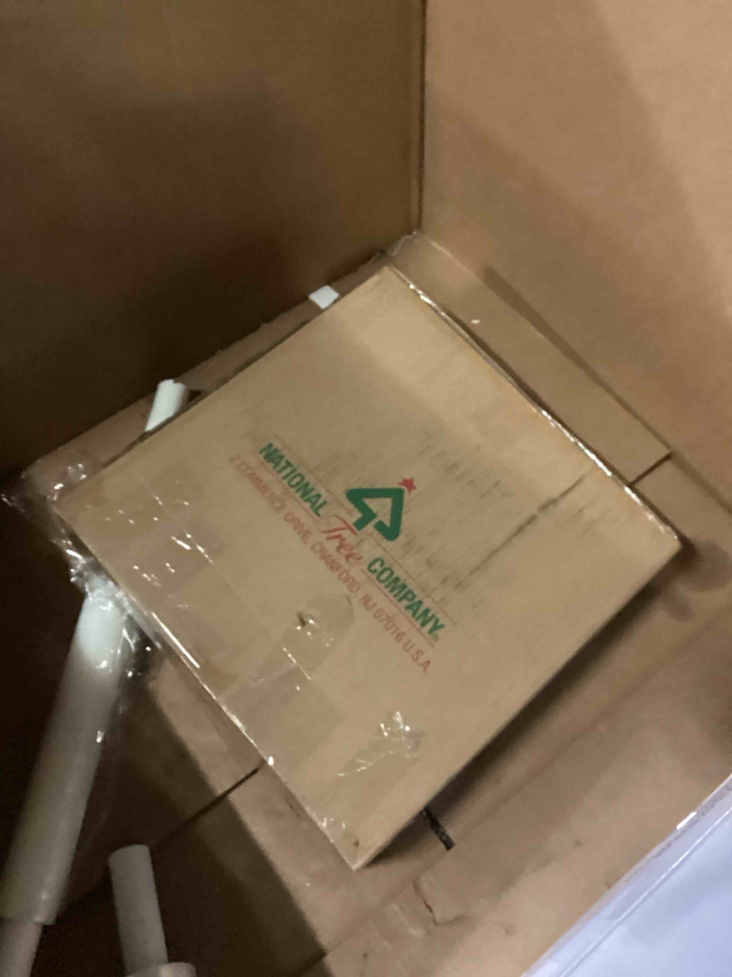 https://s3.amazonaws.com/lotting-images-prod/bidfta/BLU6807097_1733770568337.jpeg