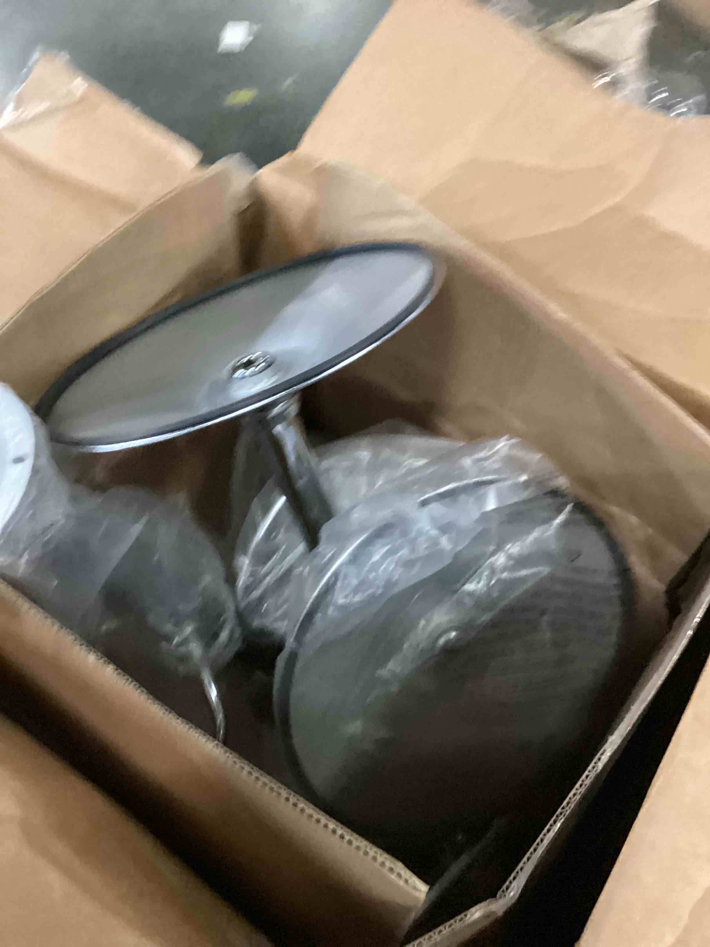 https://s3.amazonaws.com/lotting-images-prod/bidfta/BLU6807242_1733942534805.jpeg