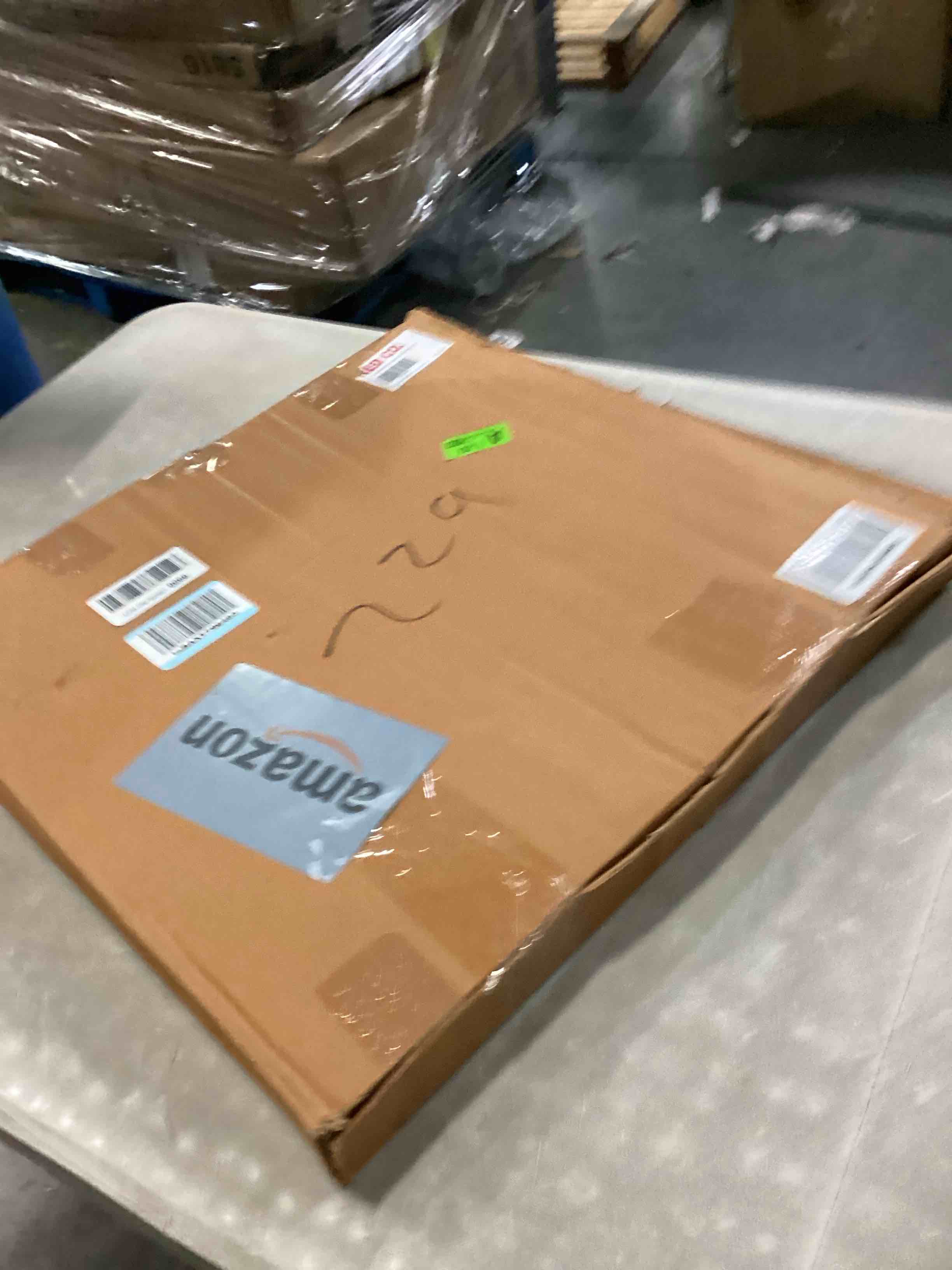 https://s3.amazonaws.com/lotting-images-prod/bidfta/BLU6807260_1733947864589.jpeg
