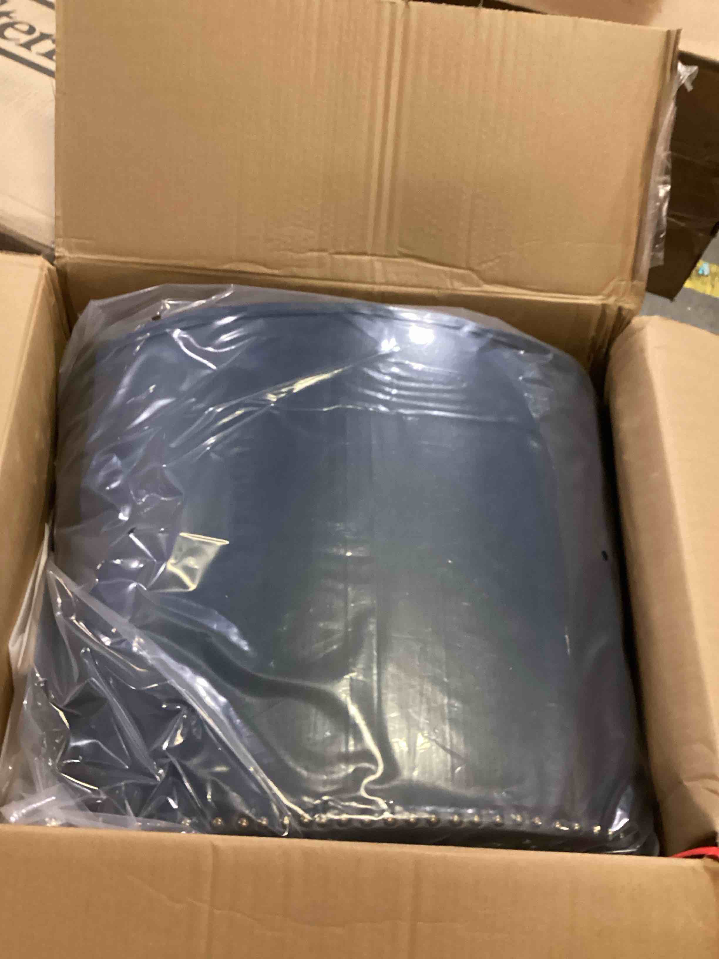 https://s3.amazonaws.com/lotting-images-prod/bidfta/BLU6809022_1732027549430.jpeg