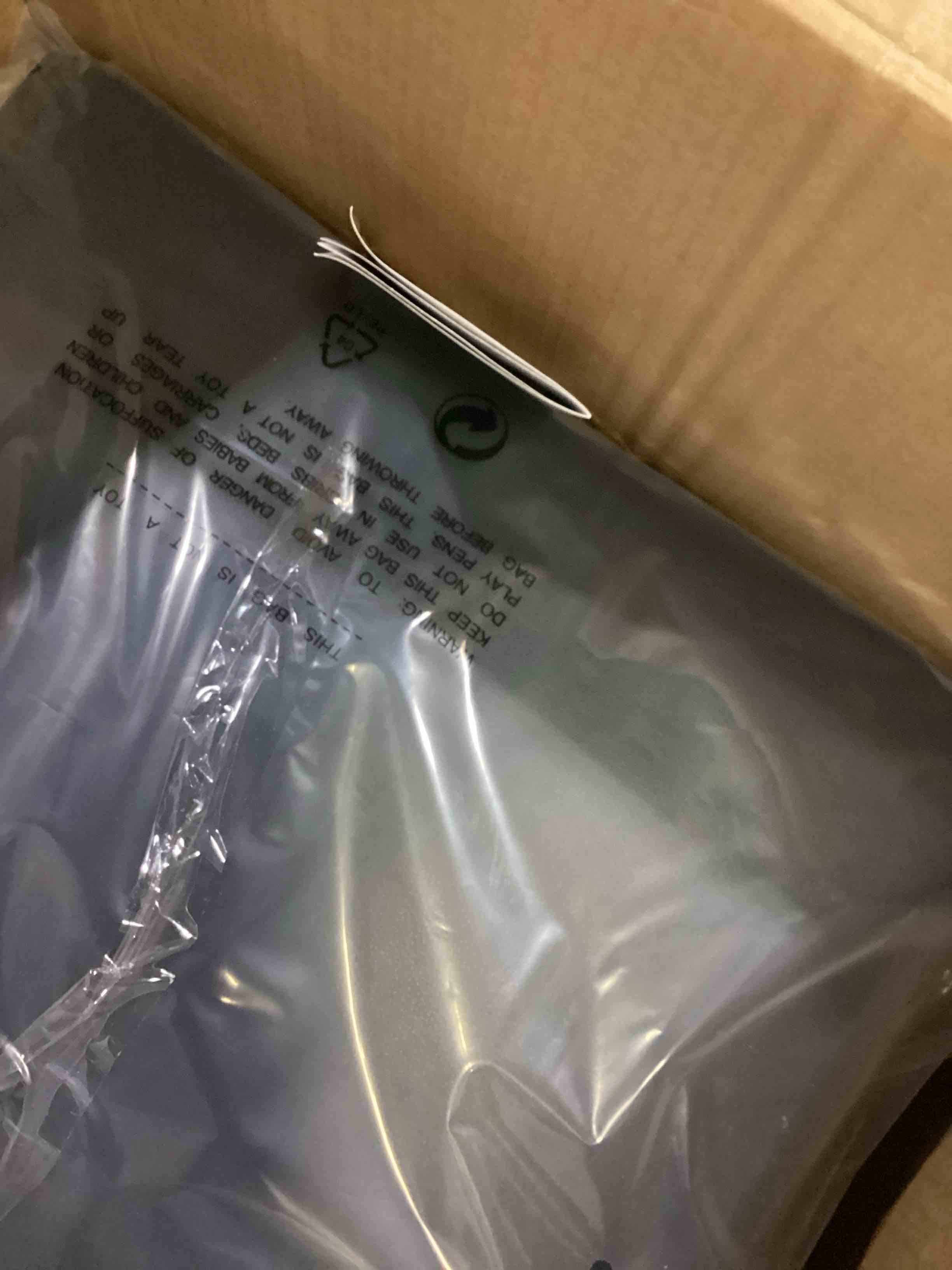 https://s3.amazonaws.com/lotting-images-prod/bidfta/BLU6809022_1732027561575.jpeg