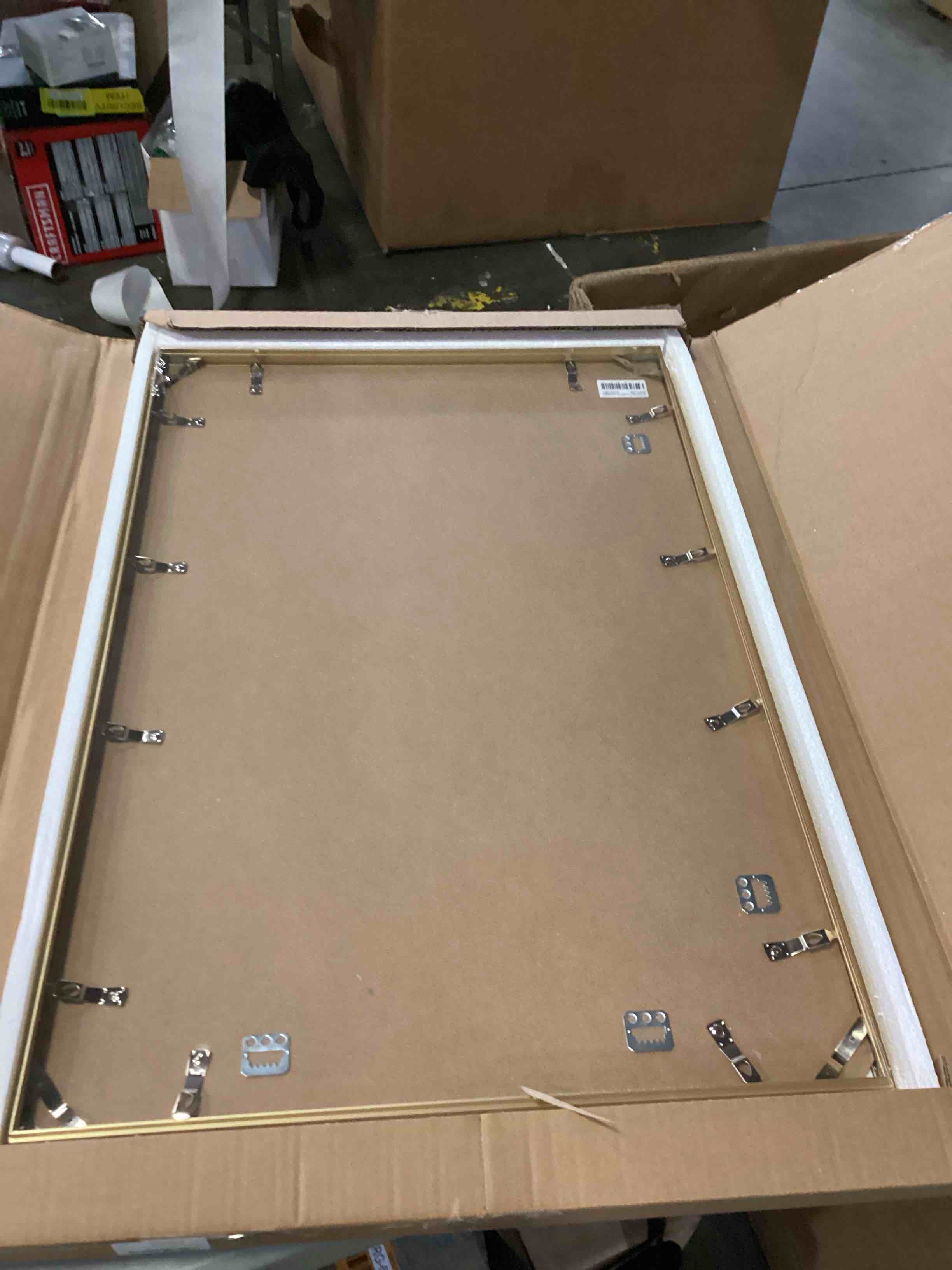 https://s3.amazonaws.com/lotting-images-prod/bidfta/BLU6809051_1732034850729.jpeg