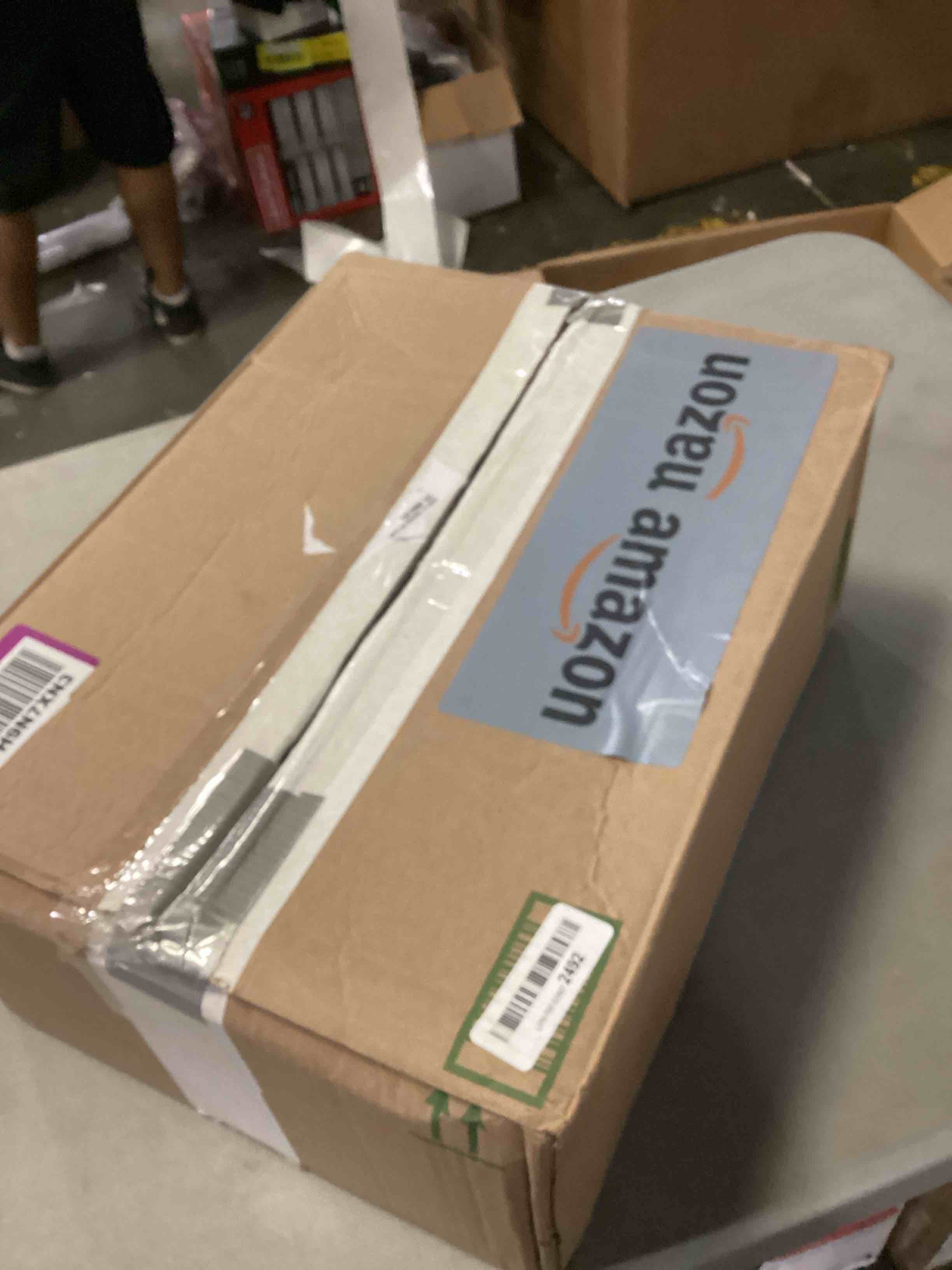 https://s3.amazonaws.com/lotting-images-prod/bidfta/BLU6809185_1732131406059.jpeg