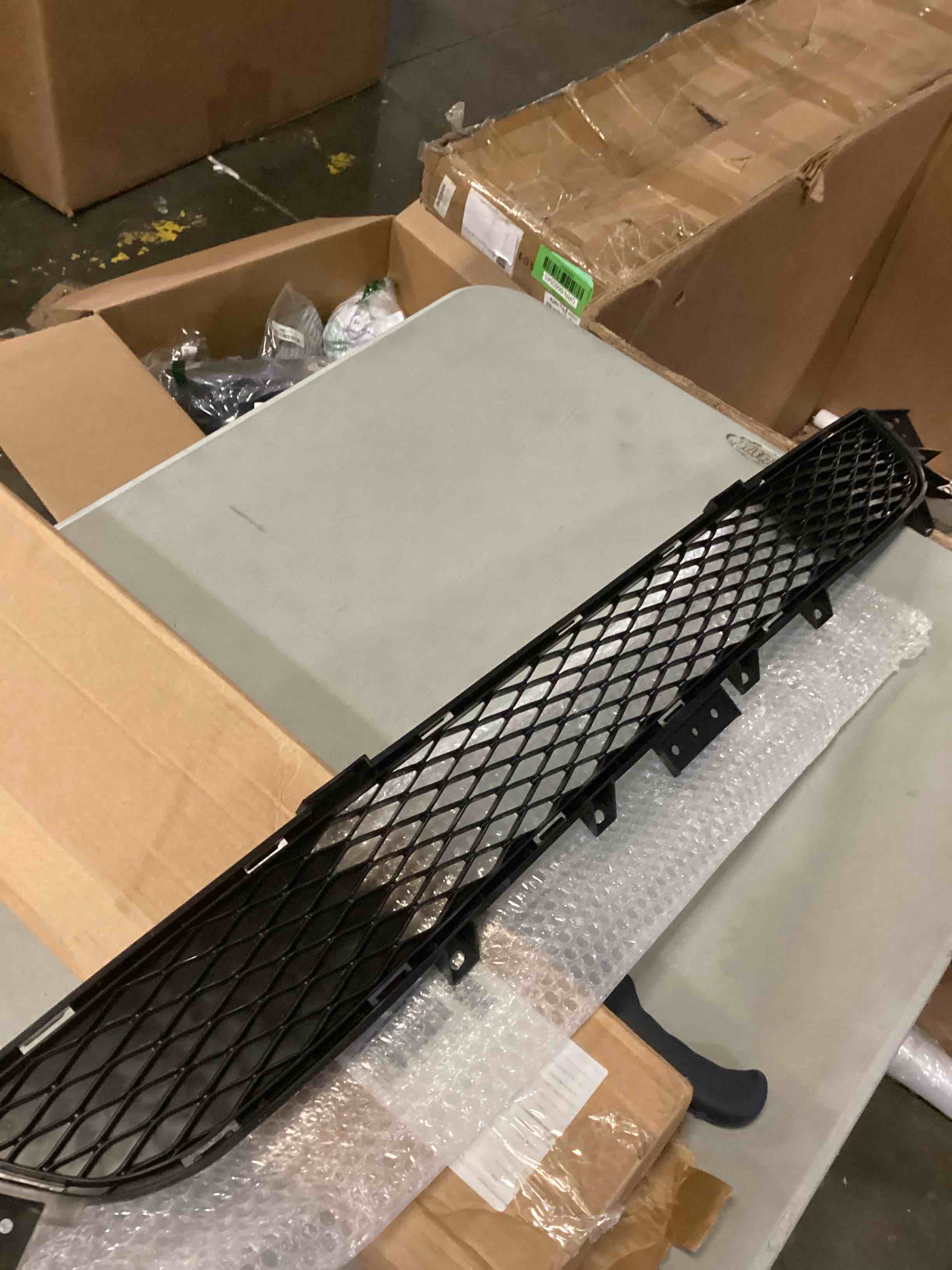 https://s3.amazonaws.com/lotting-images-prod/bidfta/BLU6809188_1732131965185.jpeg