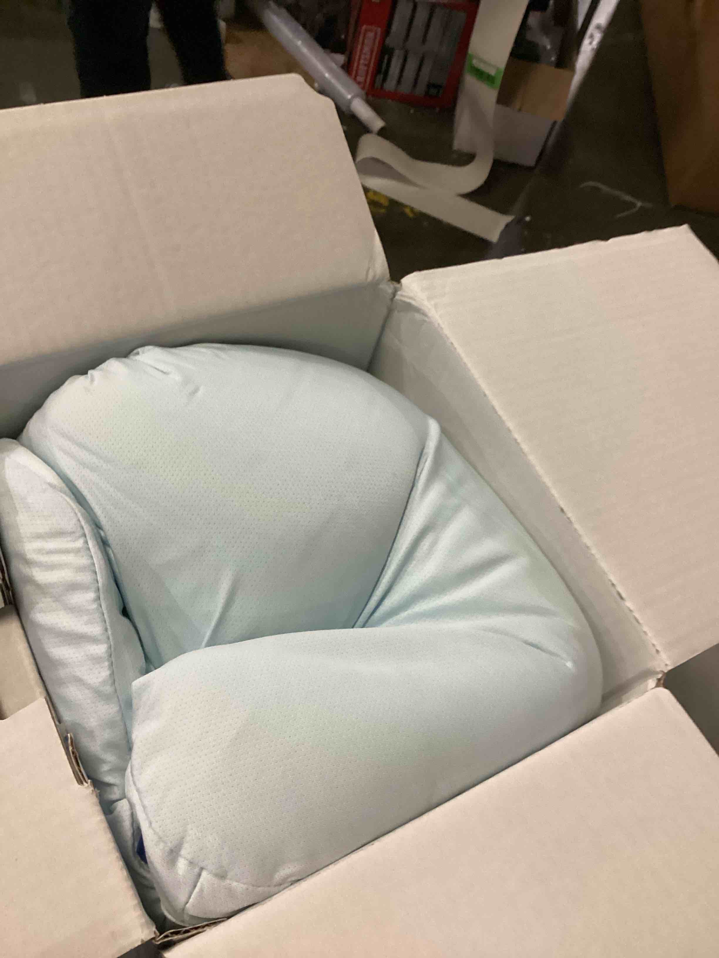 https://s3.amazonaws.com/lotting-images-prod/bidfta/BLU6809285_1732207705870.jpeg
