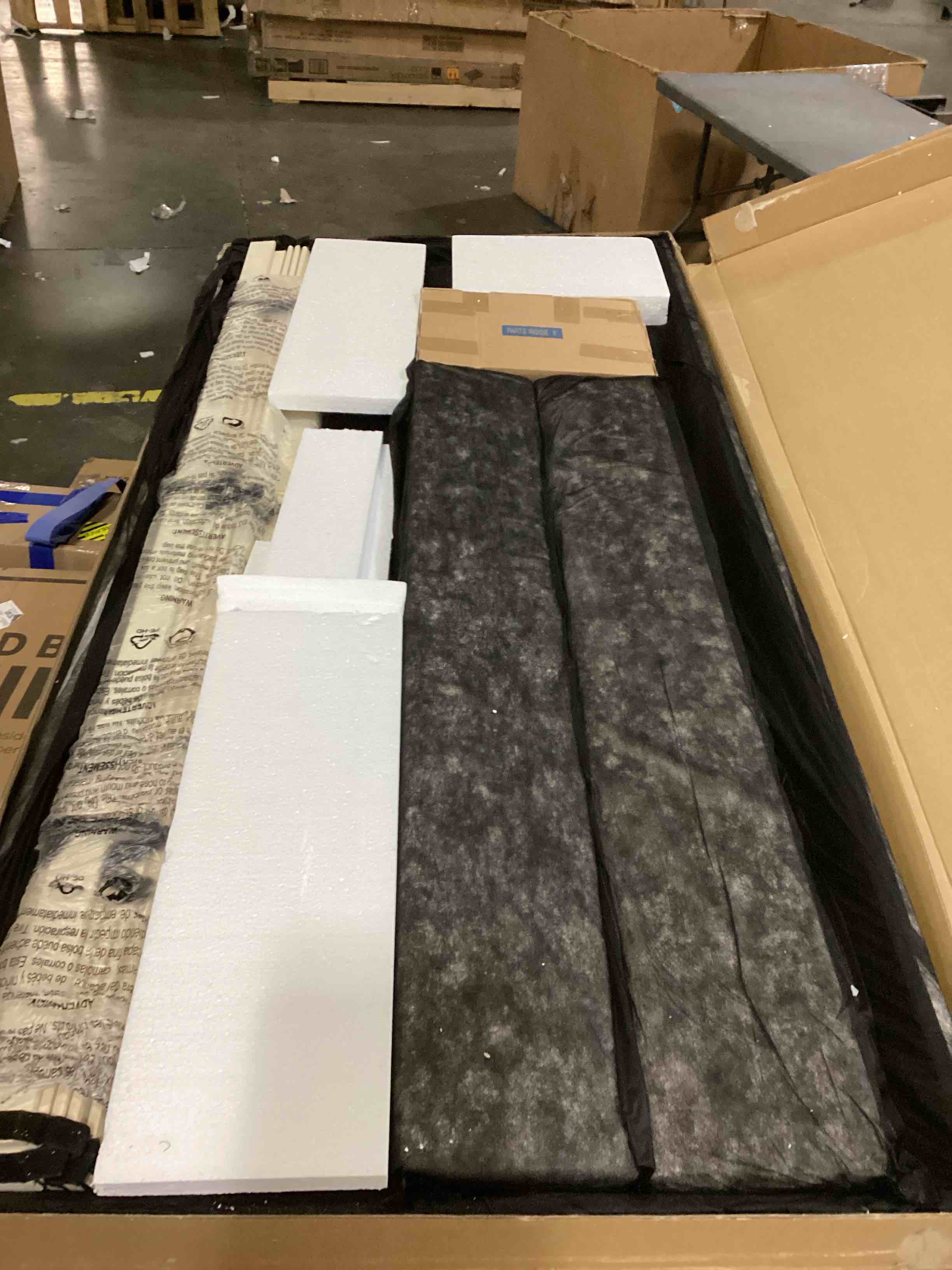 https://s3.amazonaws.com/lotting-images-prod/bidfta/BLU6809587_1732651080215.jpeg