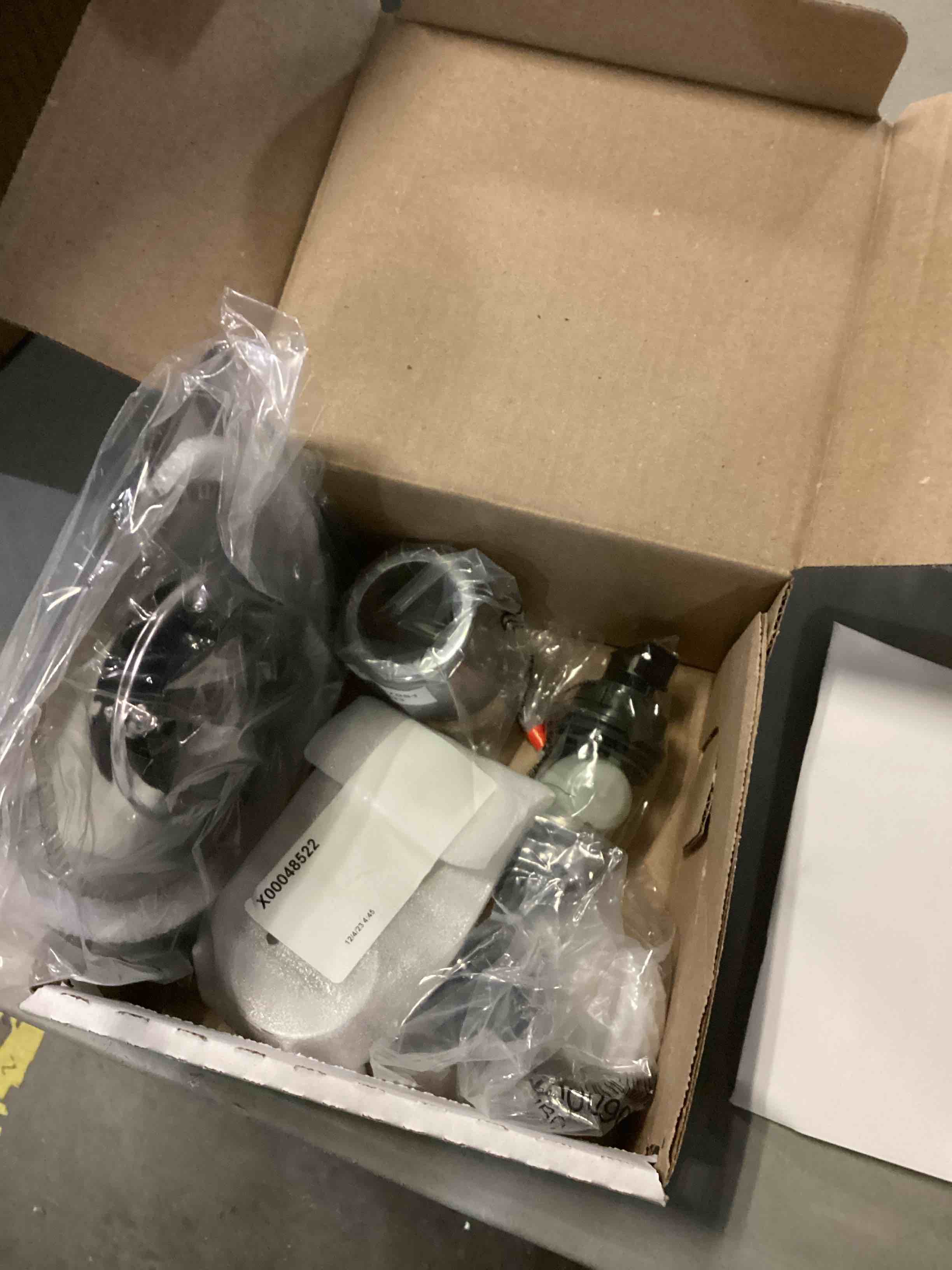 https://s3.amazonaws.com/lotting-images-prod/bidfta/BLU6809603_1732711908782.jpeg