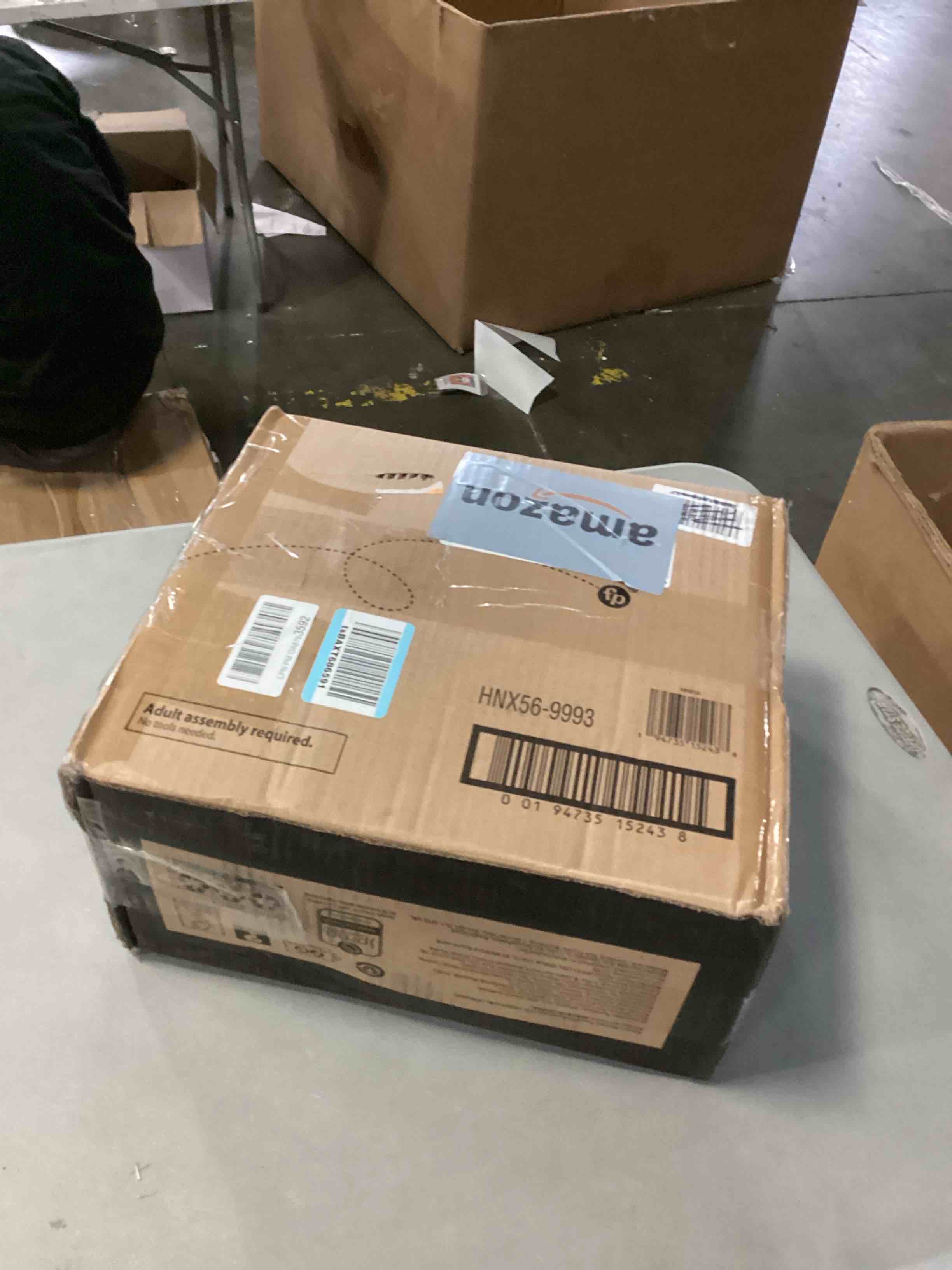 https://s3.amazonaws.com/lotting-images-prod/bidfta/BLU6809760_1732894282305.jpeg