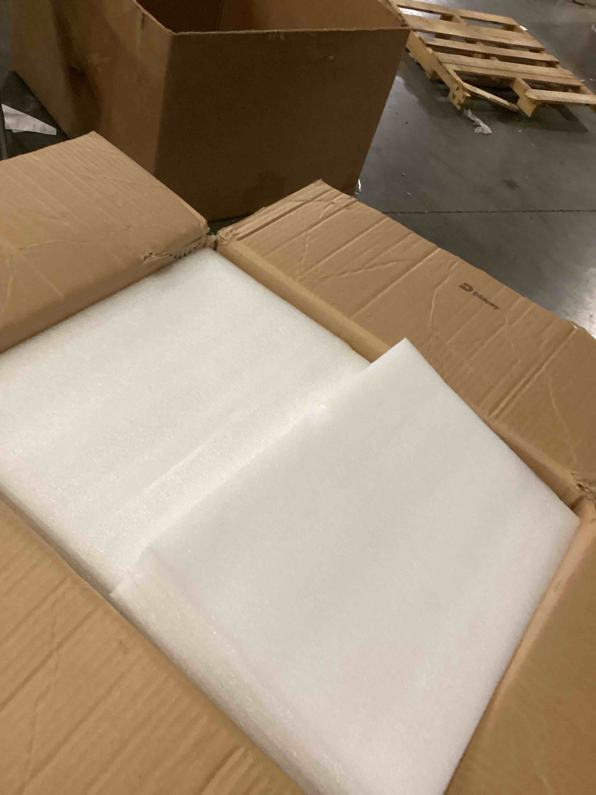 https://s3.amazonaws.com/lotting-images-prod/bidfta/BLU6809765_1732895167786.jpeg
