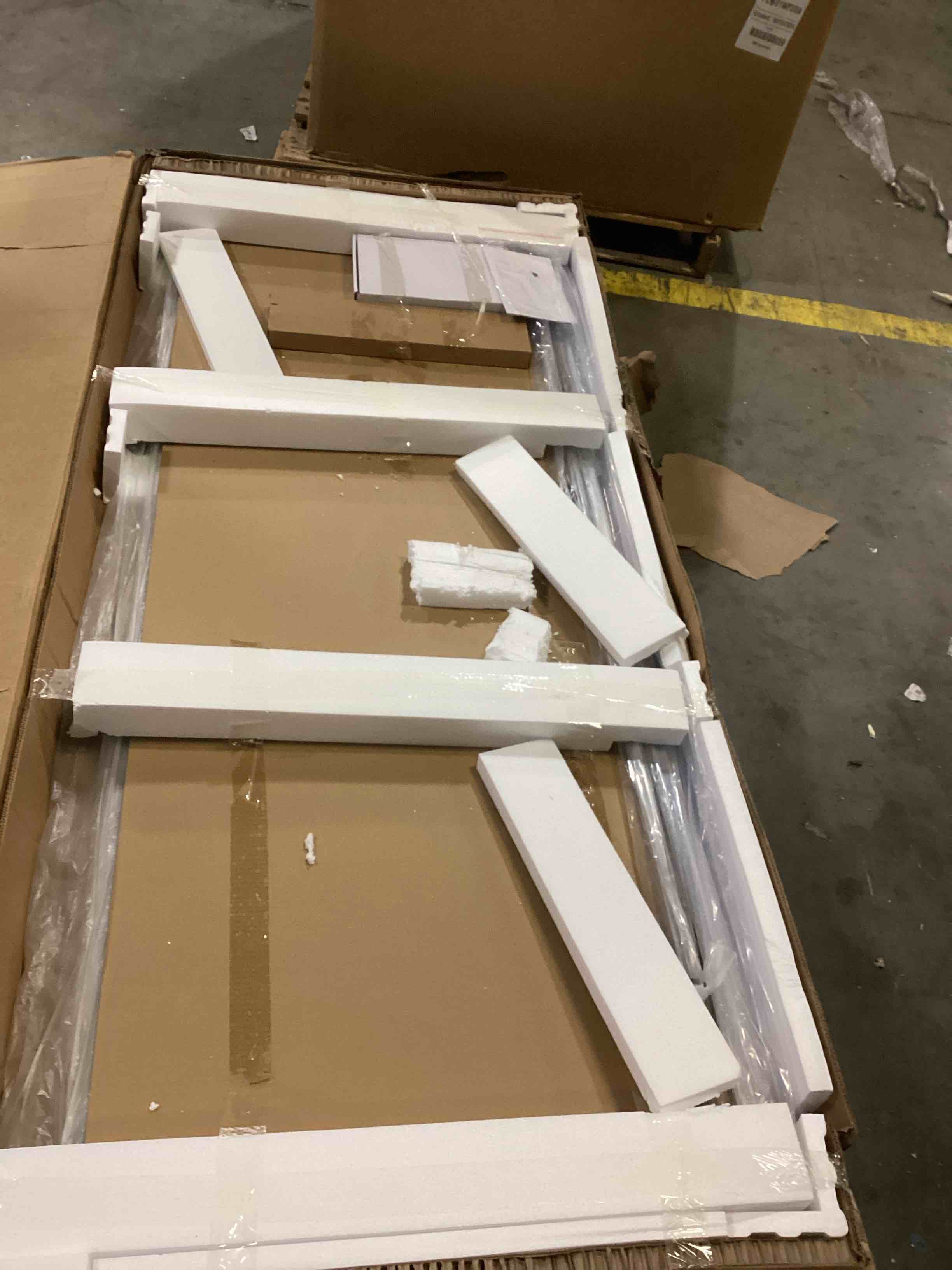 https://s3.amazonaws.com/lotting-images-prod/bidfta/BLU6809805_1733142375898.jpeg