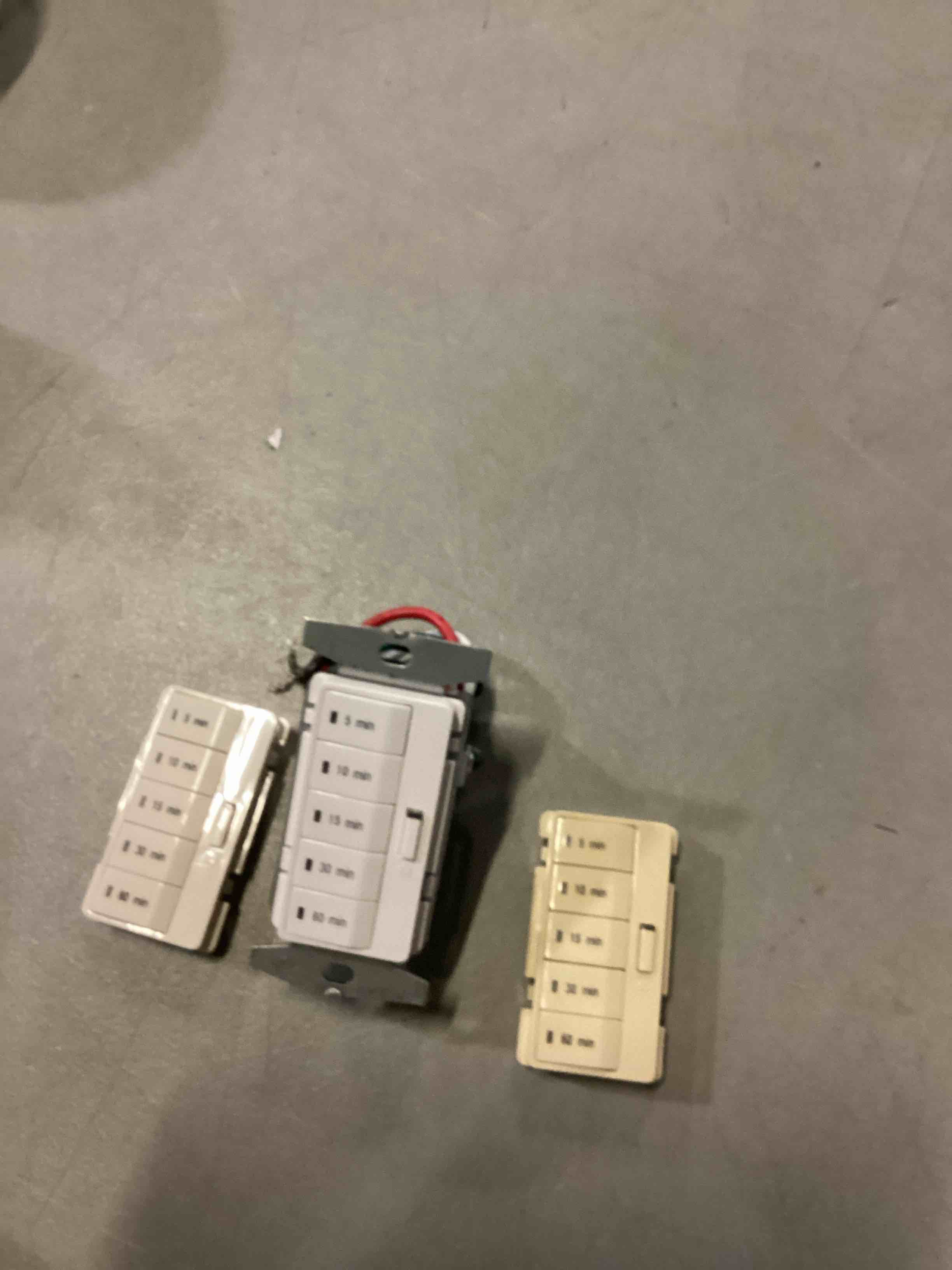 https://s3.amazonaws.com/lotting-images-prod/bidfta/BLU6809883_1733167856009.jpeg
