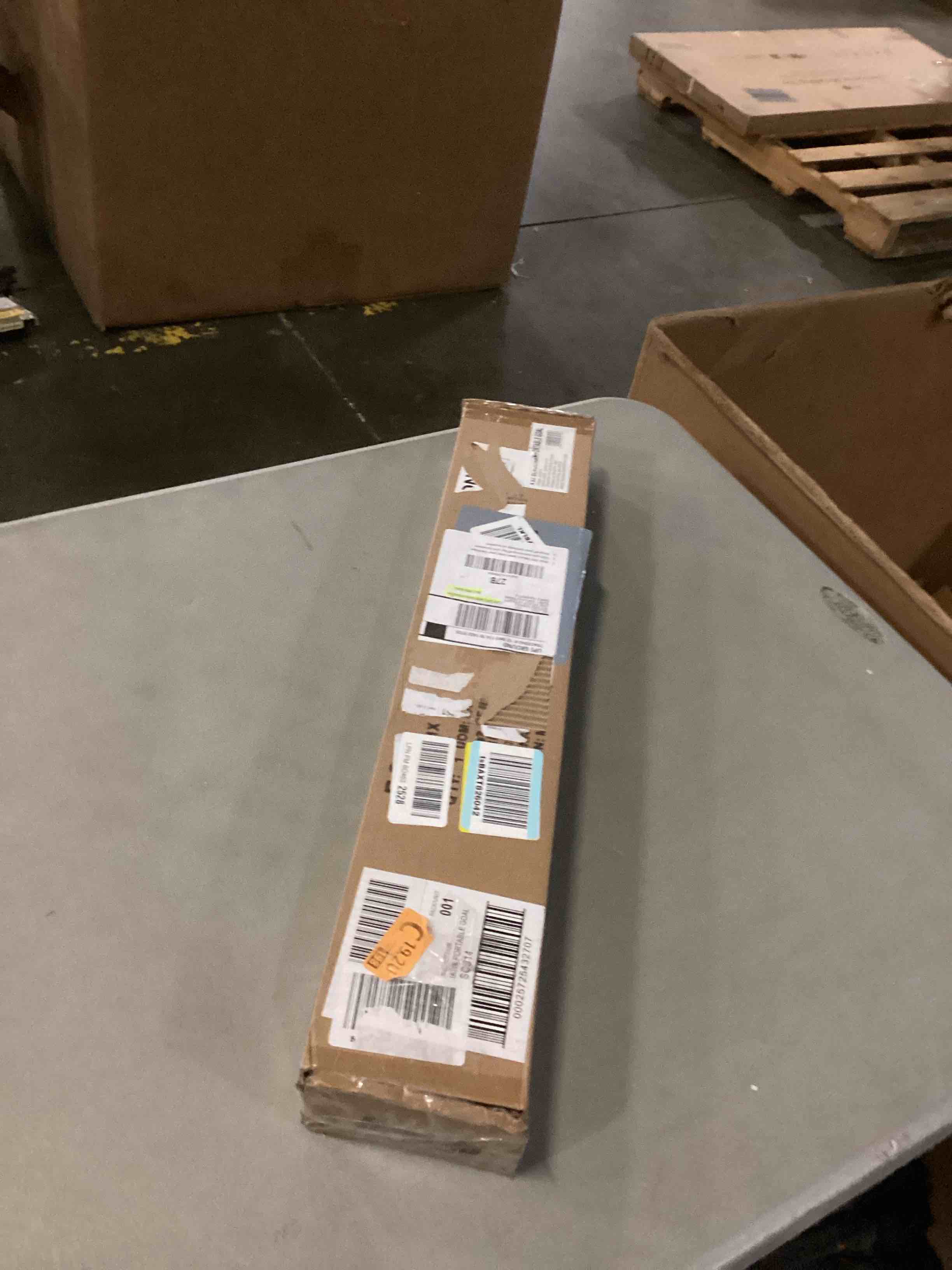https://s3.amazonaws.com/lotting-images-prod/bidfta/BLU6809942_1733234328600.jpeg