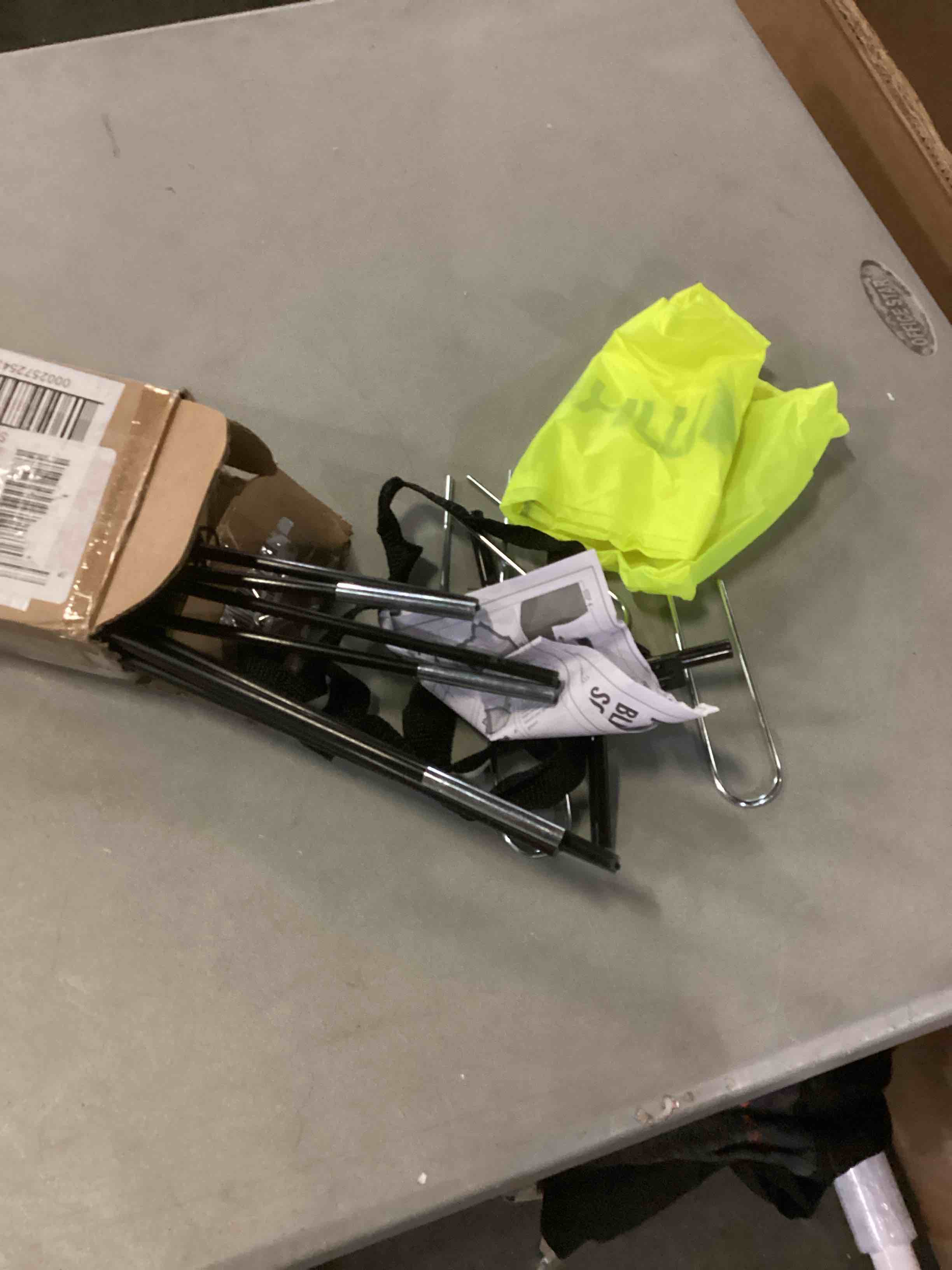 https://s3.amazonaws.com/lotting-images-prod/bidfta/BLU6809942_1733234367125.jpeg