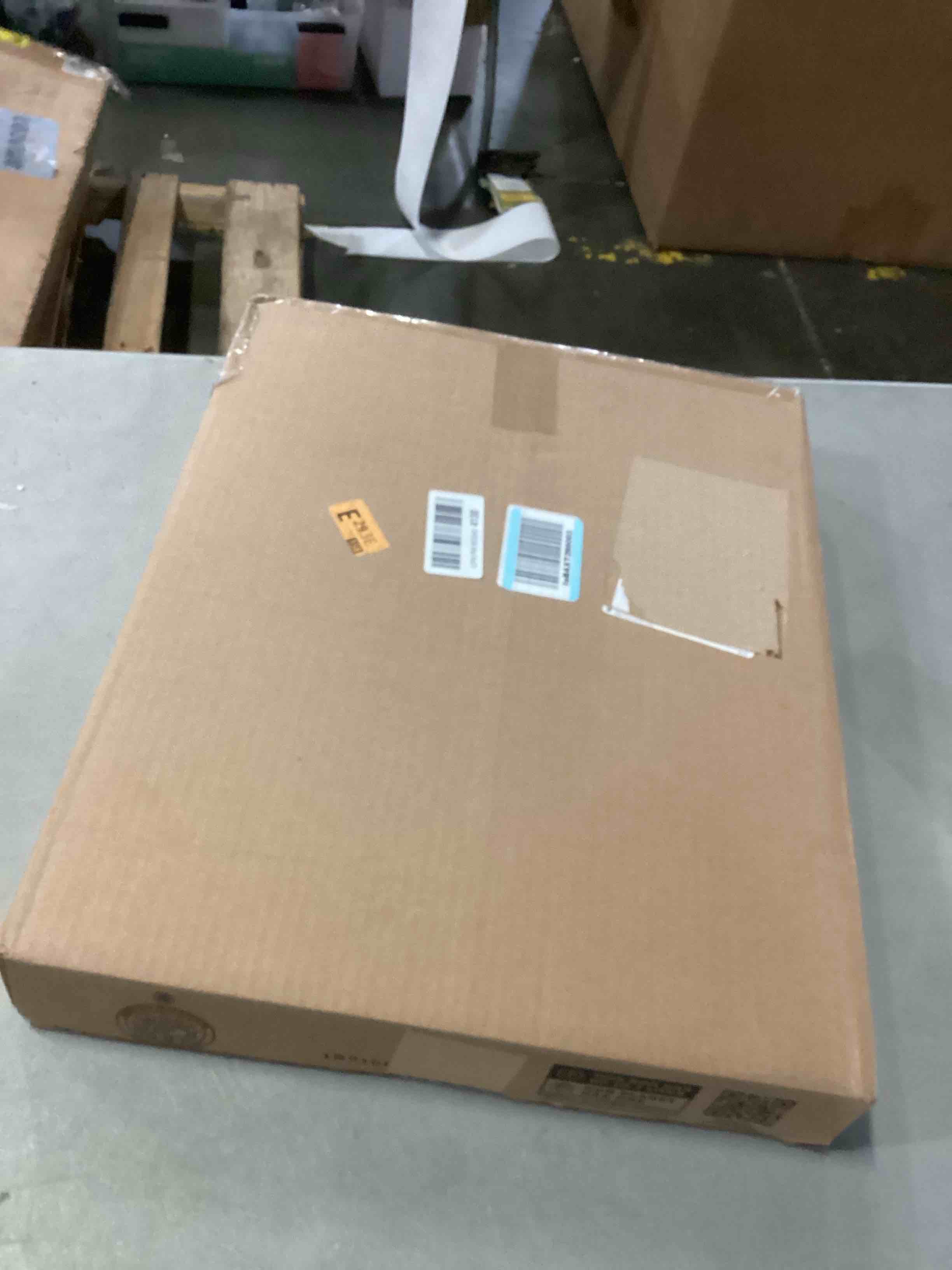 https://s3.amazonaws.com/lotting-images-prod/bidfta/BLU6809953_1733236206197.jpeg