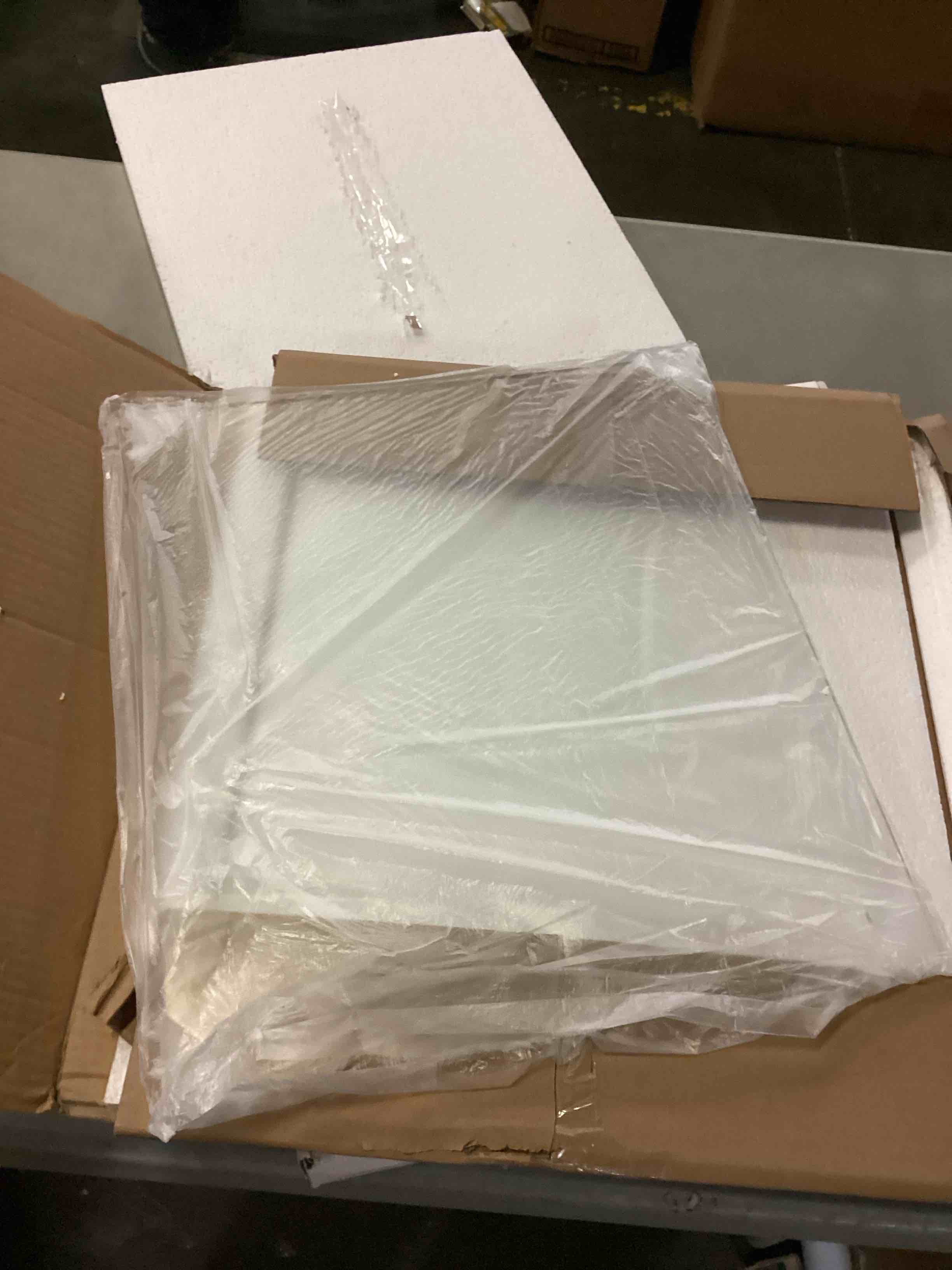 https://s3.amazonaws.com/lotting-images-prod/bidfta/BLU6810015_1733315581329.jpeg