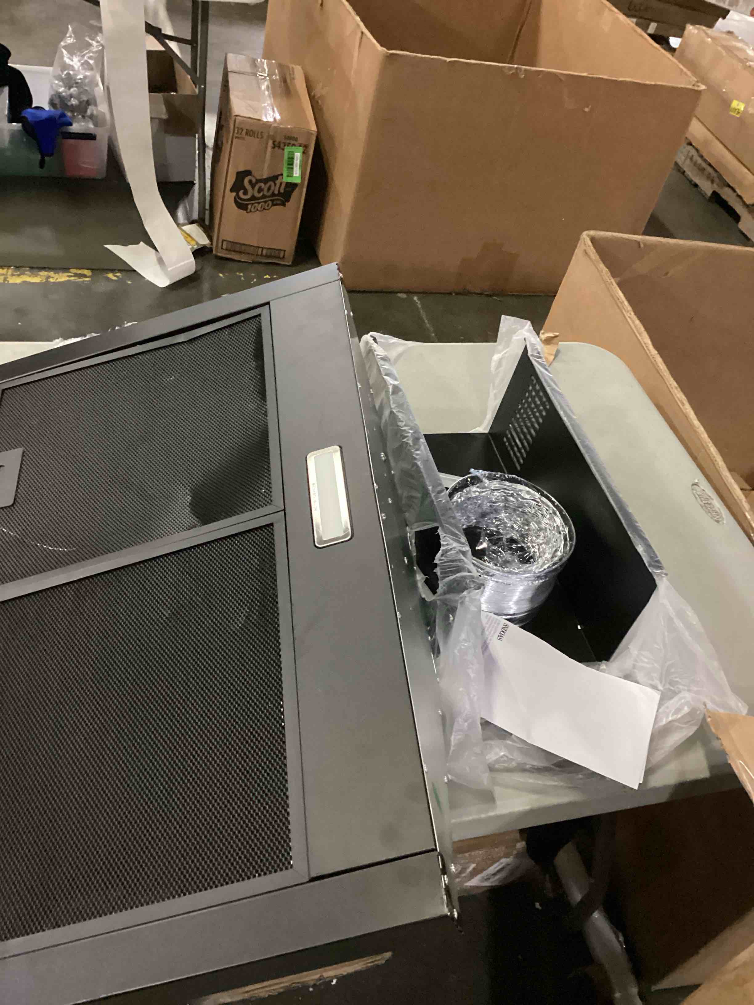https://s3.amazonaws.com/lotting-images-prod/bidfta/BLU6810018_1733316219978.jpeg