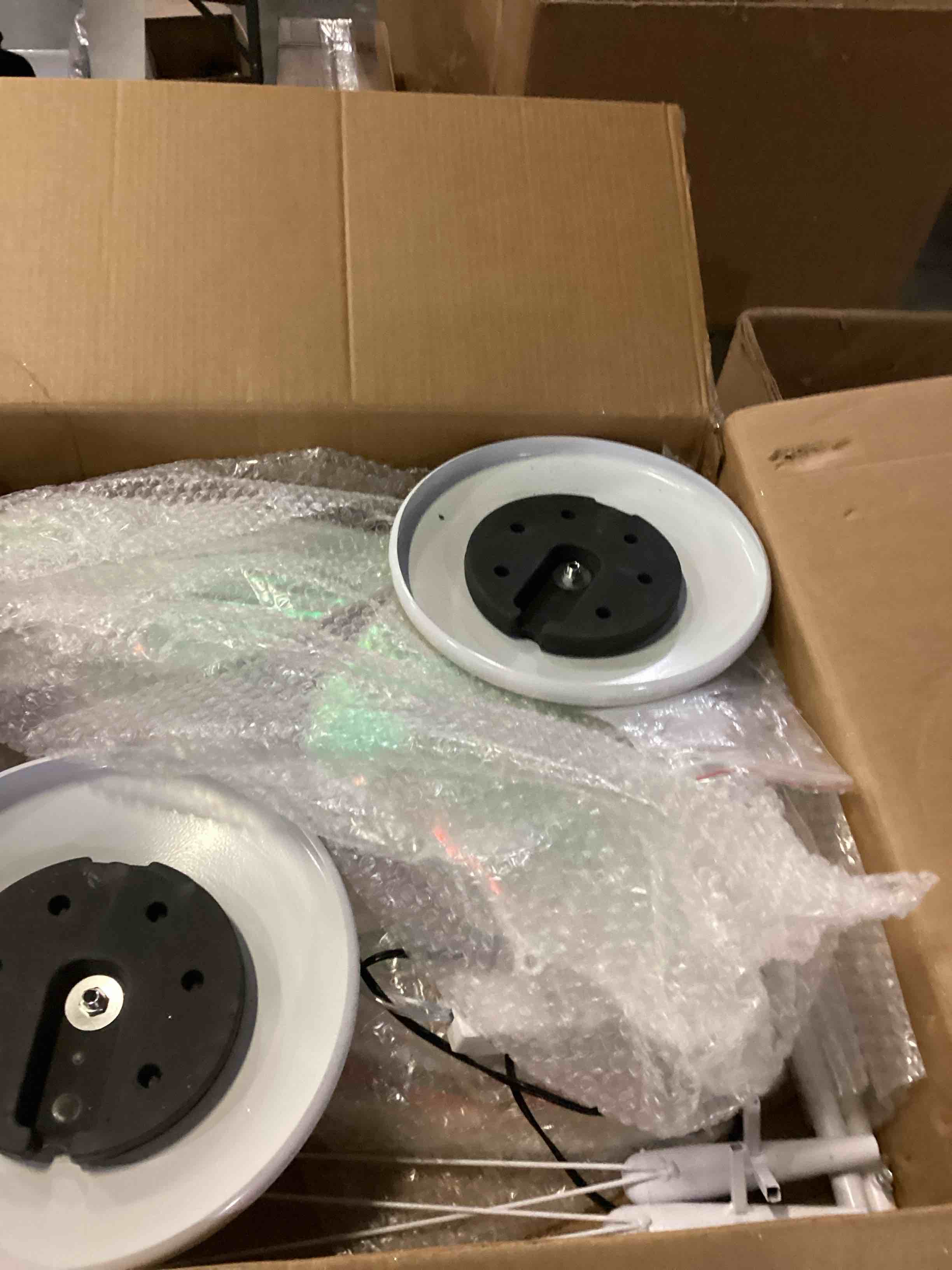https://s3.amazonaws.com/lotting-images-prod/bidfta/BLU6810046_1733320104188.jpeg