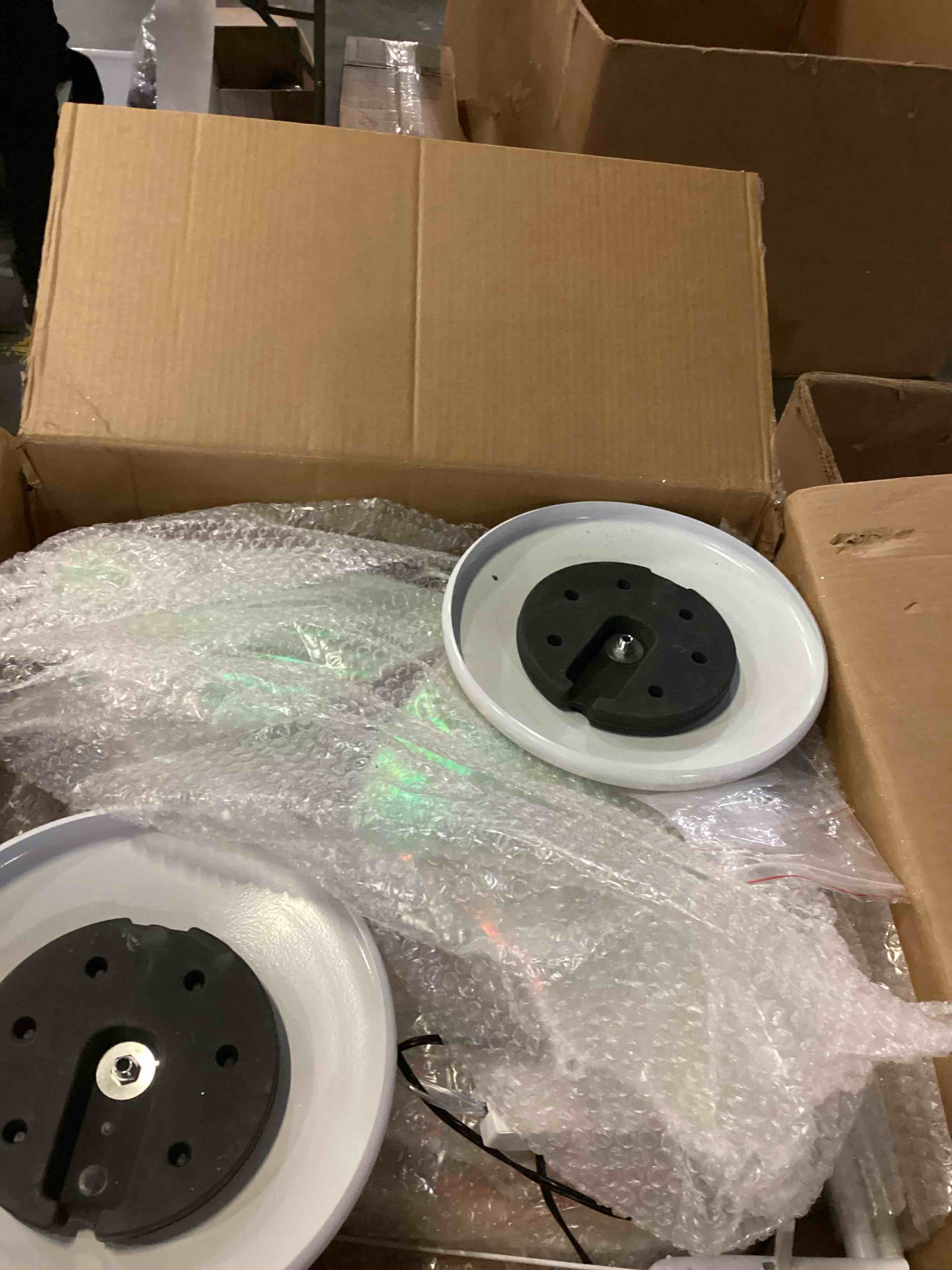 https://s3.amazonaws.com/lotting-images-prod/bidfta/BLU6810046_1733320105996.jpeg