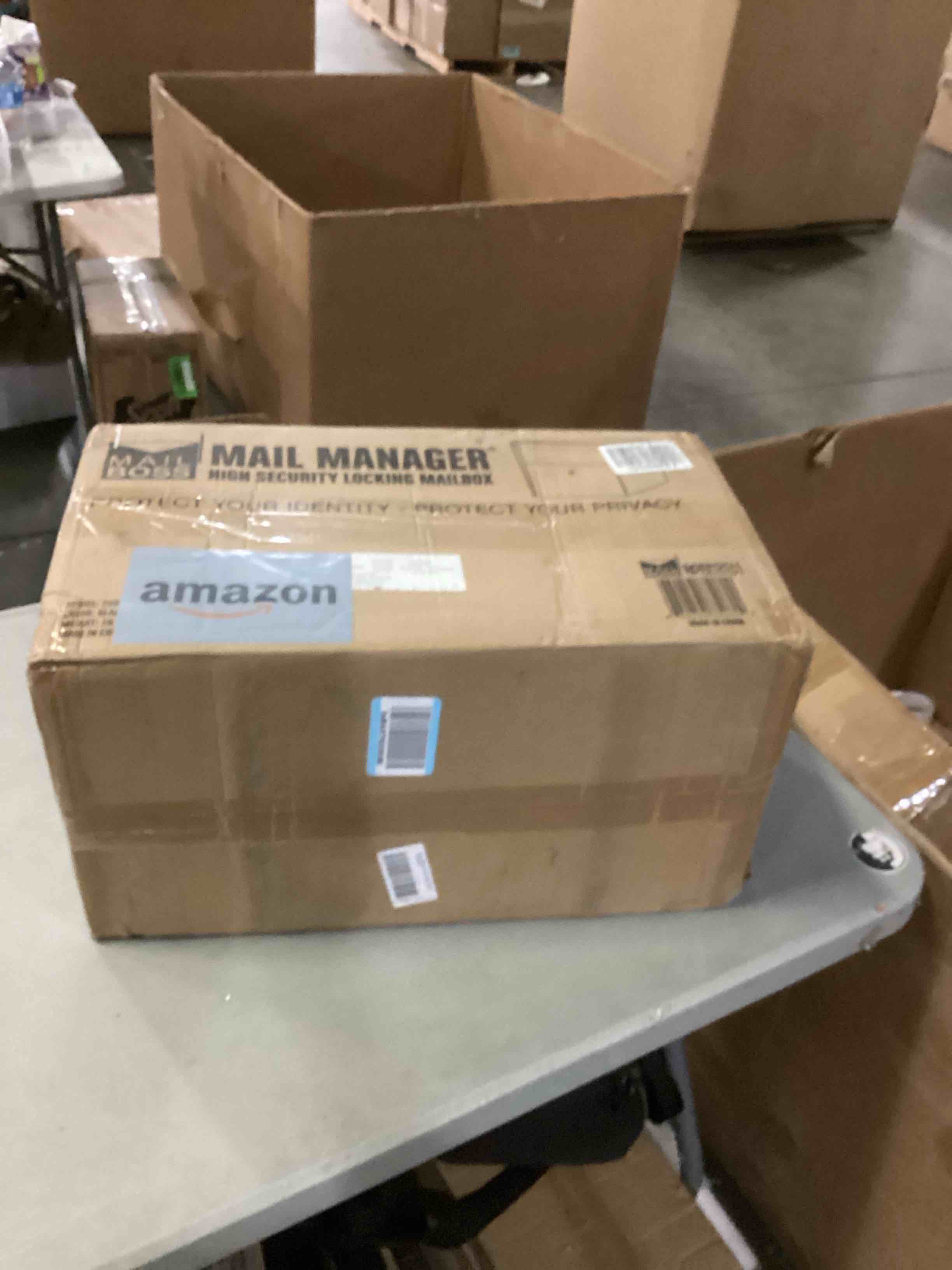 https://s3.amazonaws.com/lotting-images-prod/bidfta/BLU6810102_1733330667771.jpeg