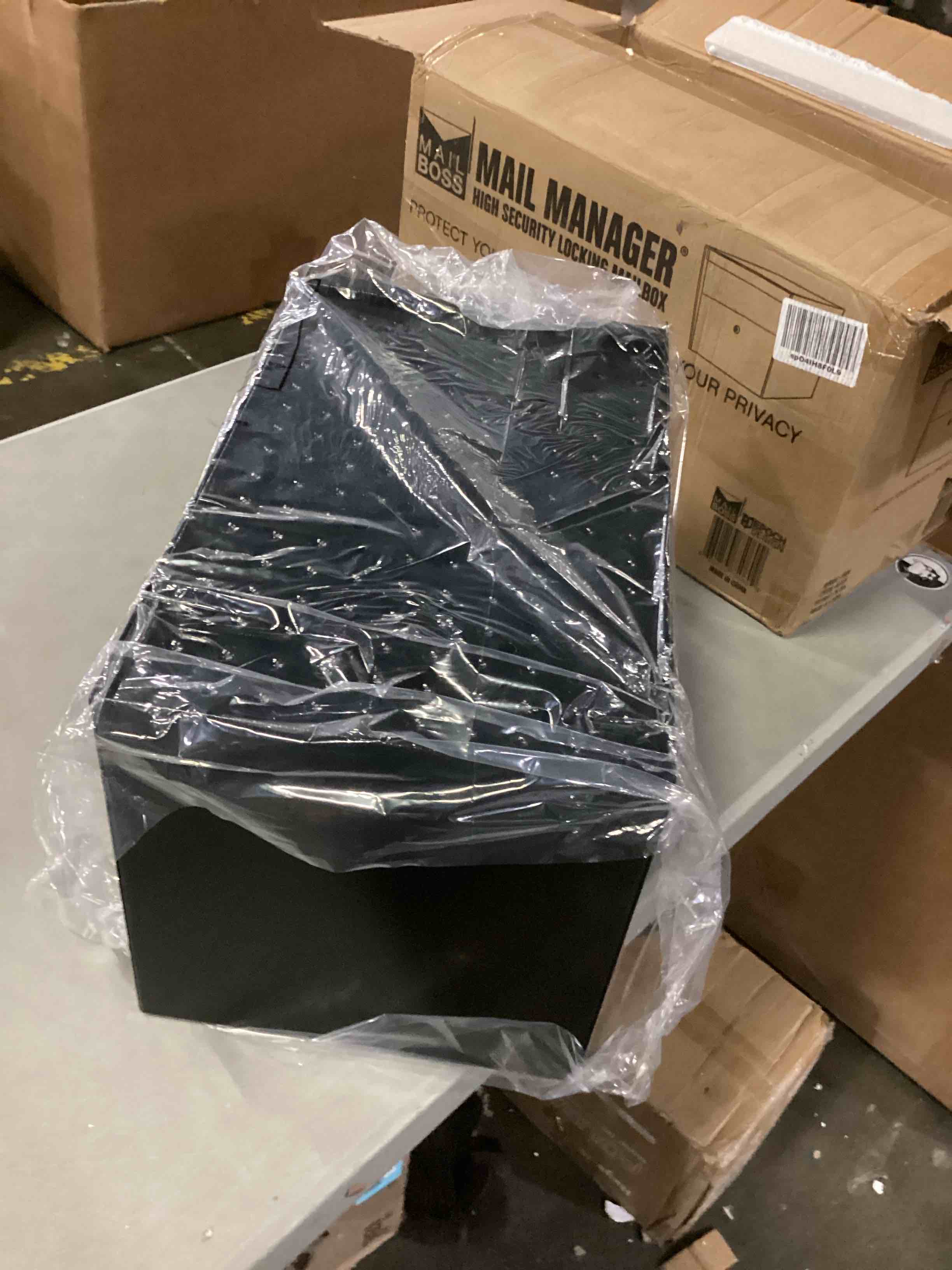 https://s3.amazonaws.com/lotting-images-prod/bidfta/BLU6810102_1733330734276.jpeg