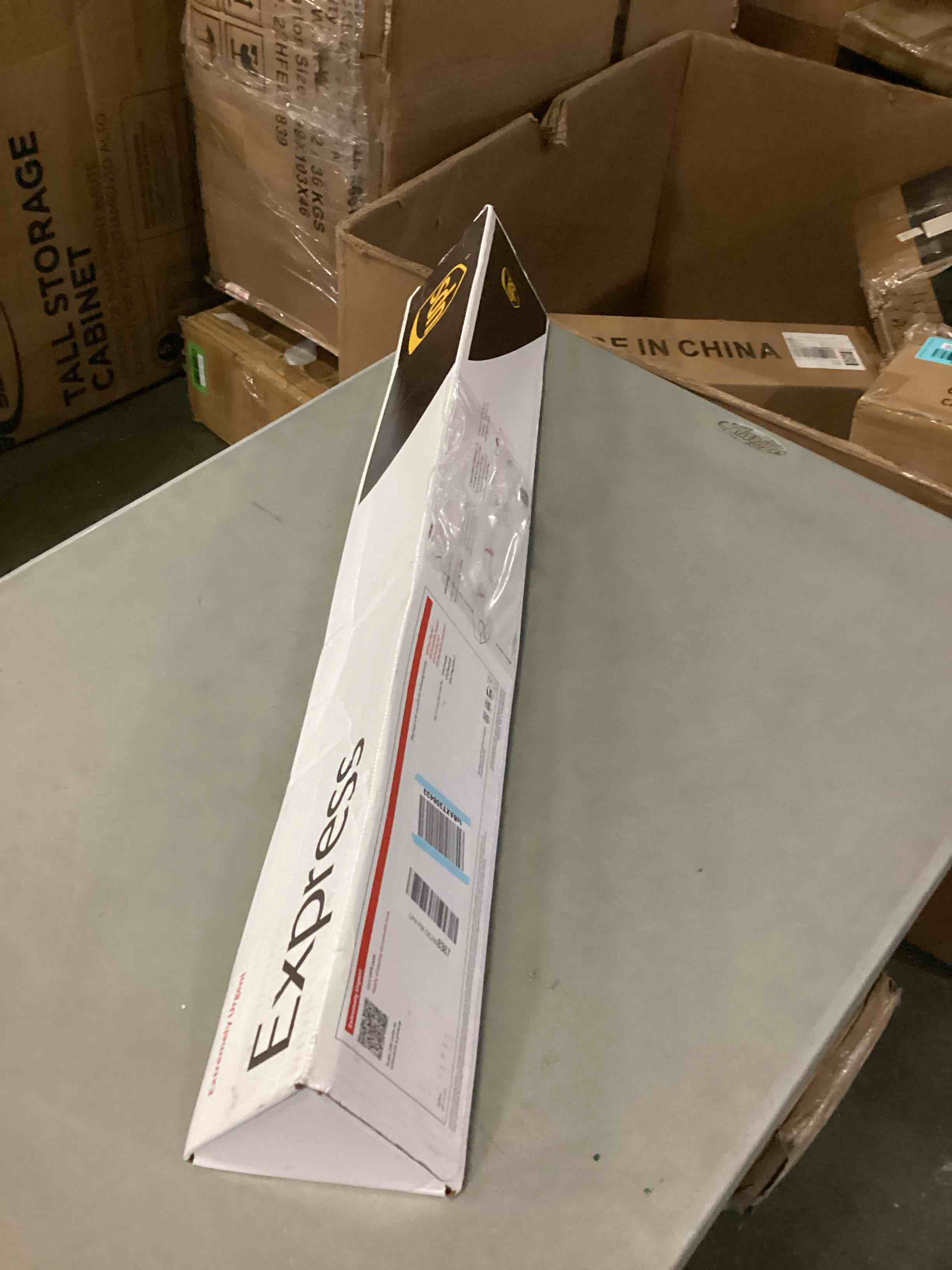 https://s3.amazonaws.com/lotting-images-prod/bidfta/BLU6810212_1733429133682.jpeg