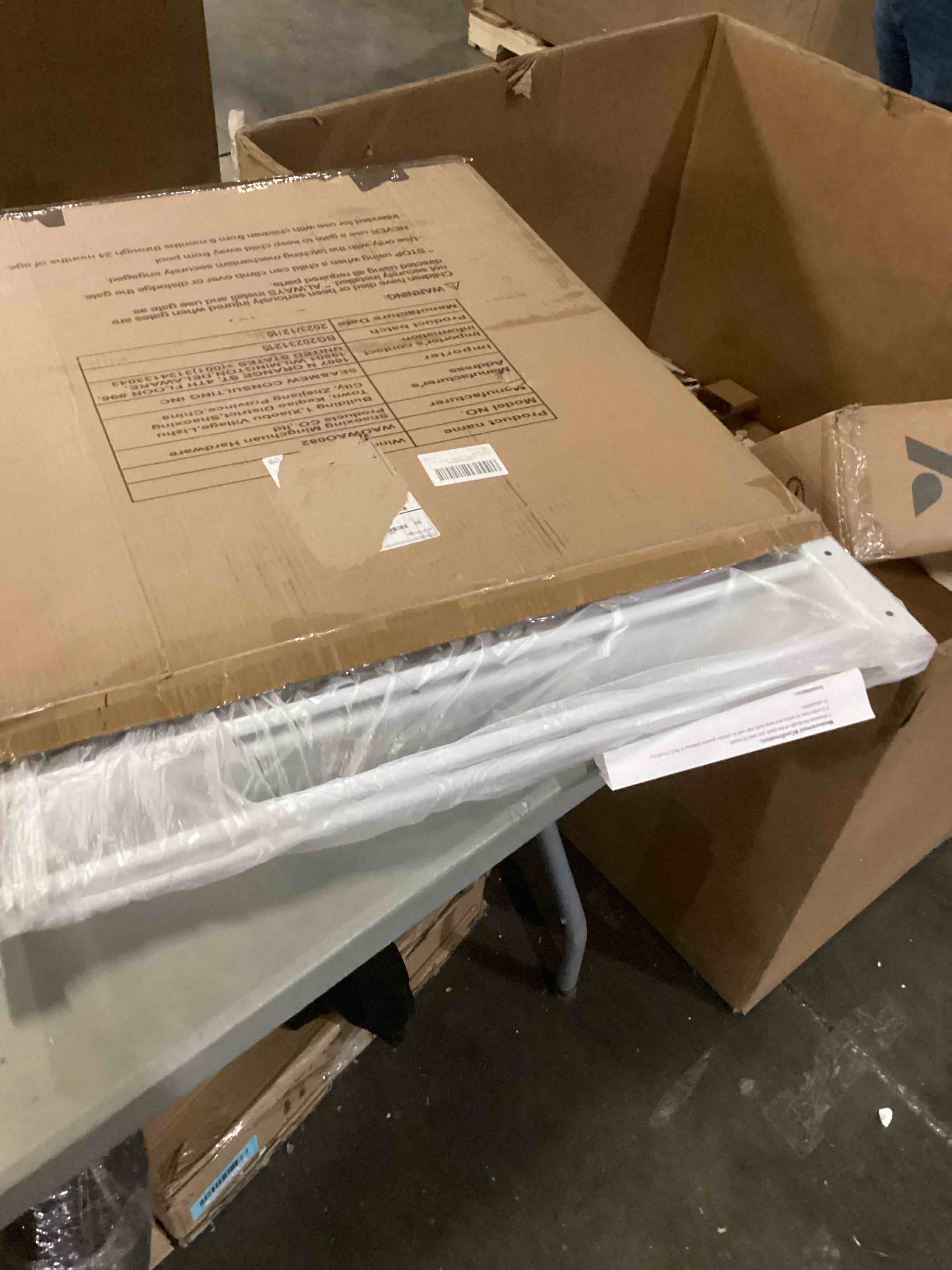 https://s3.amazonaws.com/lotting-images-prod/bidfta/BLU6810337_1733510416850.jpeg