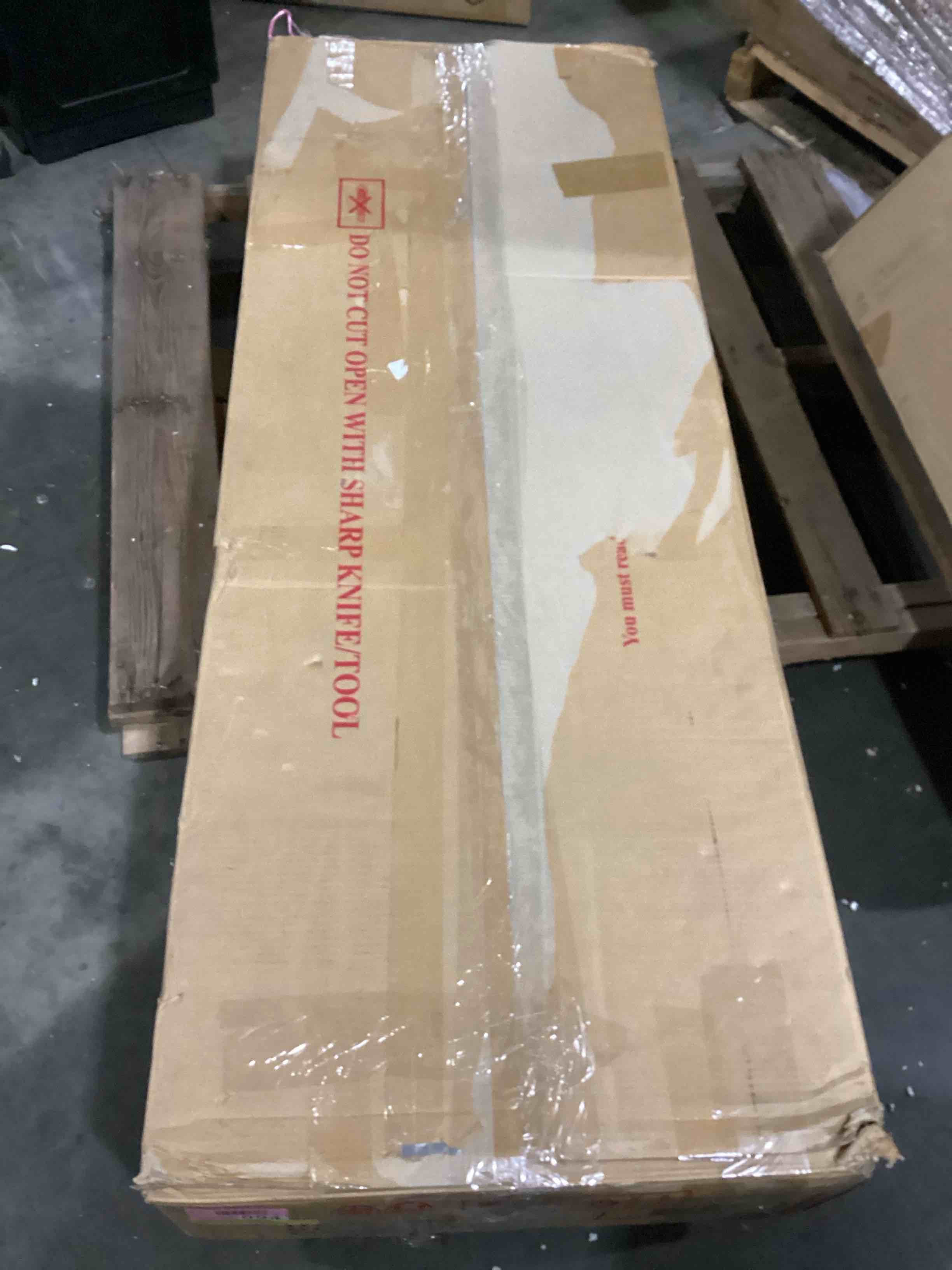 https://s3.amazonaws.com/lotting-images-prod/bidfta/BLU6810623_1733412372759.jpeg