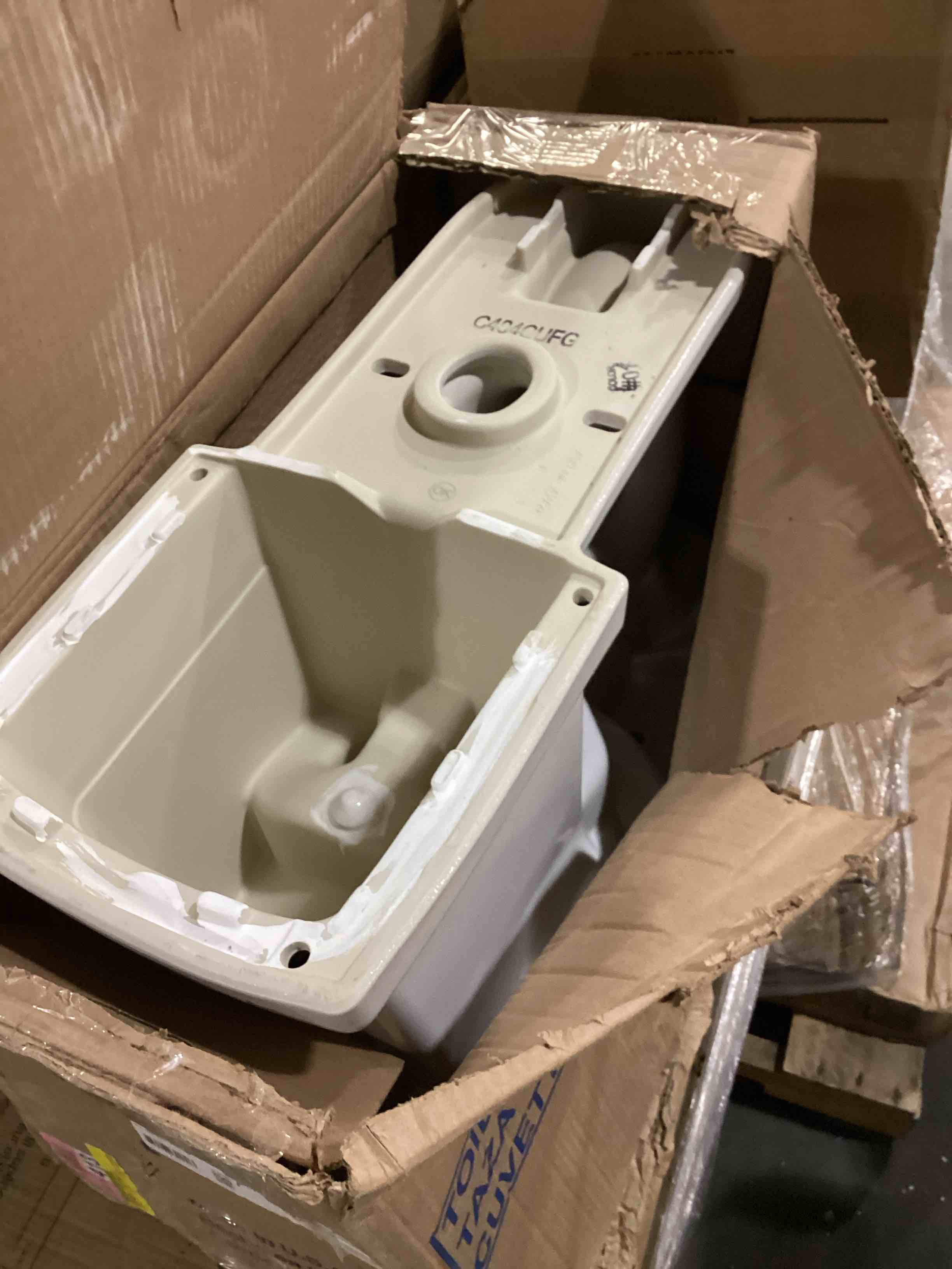 https://s3.amazonaws.com/lotting-images-prod/bidfta/BLU6810640_1733417840263.jpeg