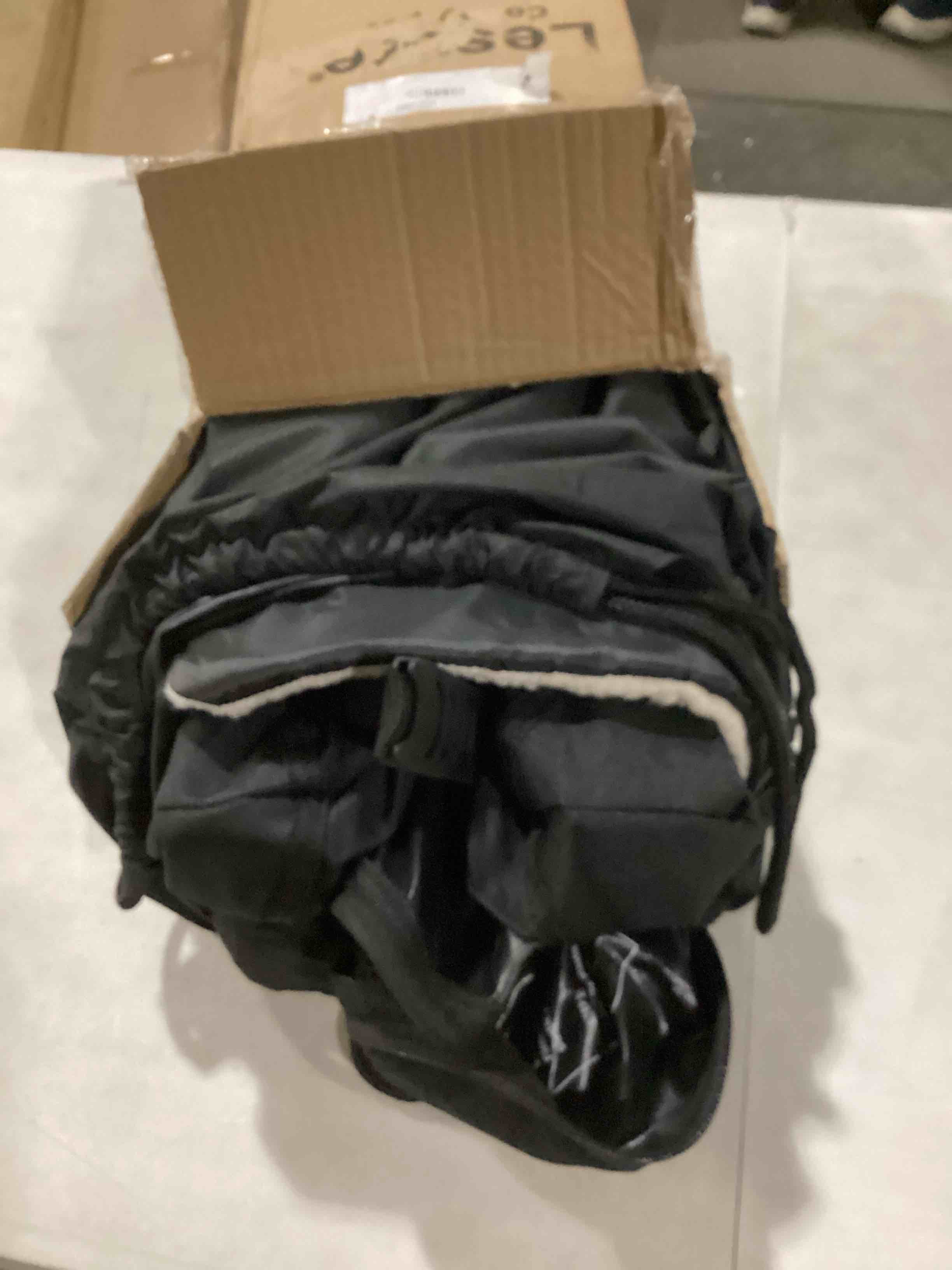 https://s3.amazonaws.com/lotting-images-prod/bidfta/BLU6810661_1733424038503.jpeg
