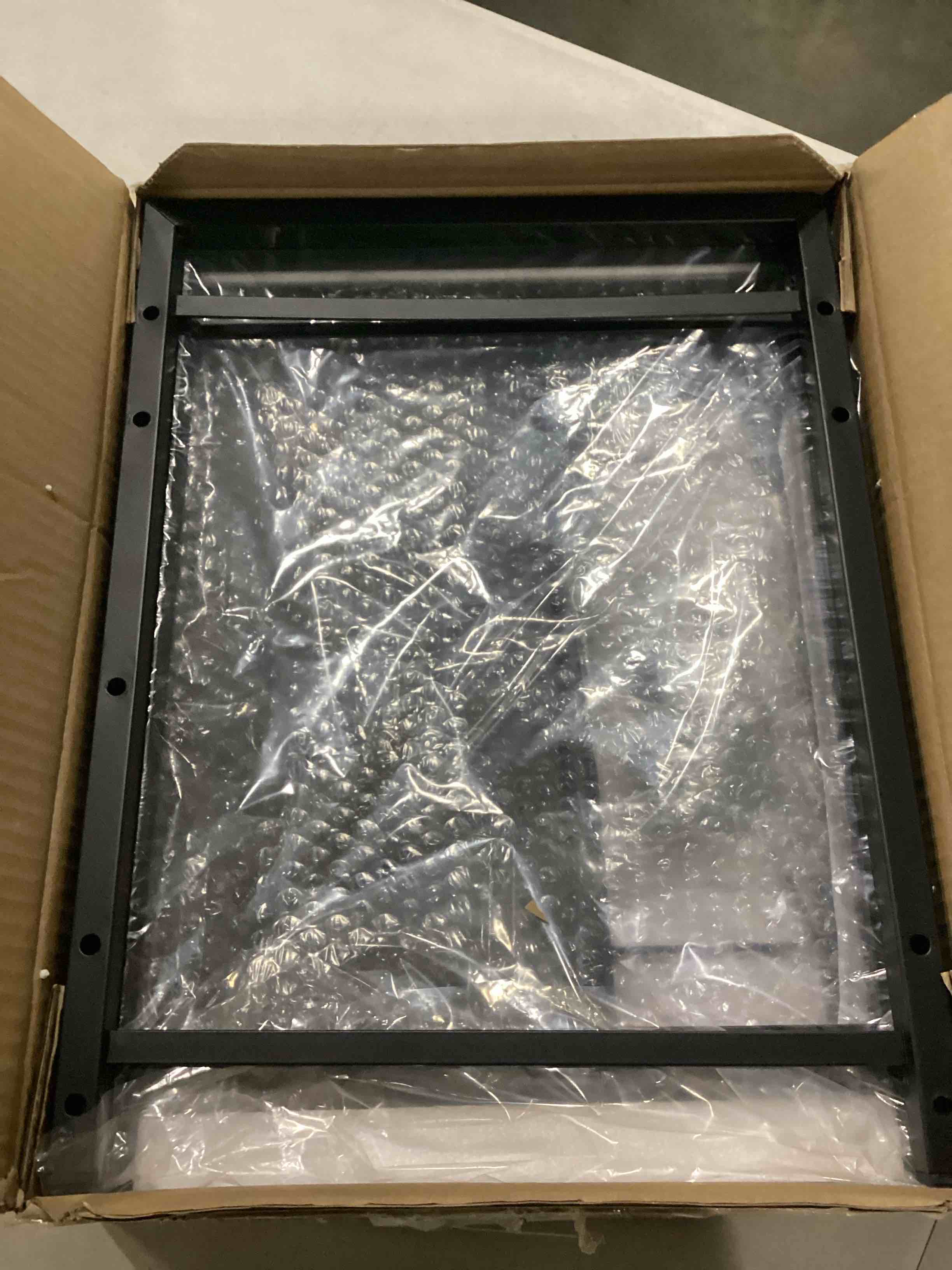 https://s3.amazonaws.com/lotting-images-prod/bidfta/BLU6810777_1733500956384.jpeg