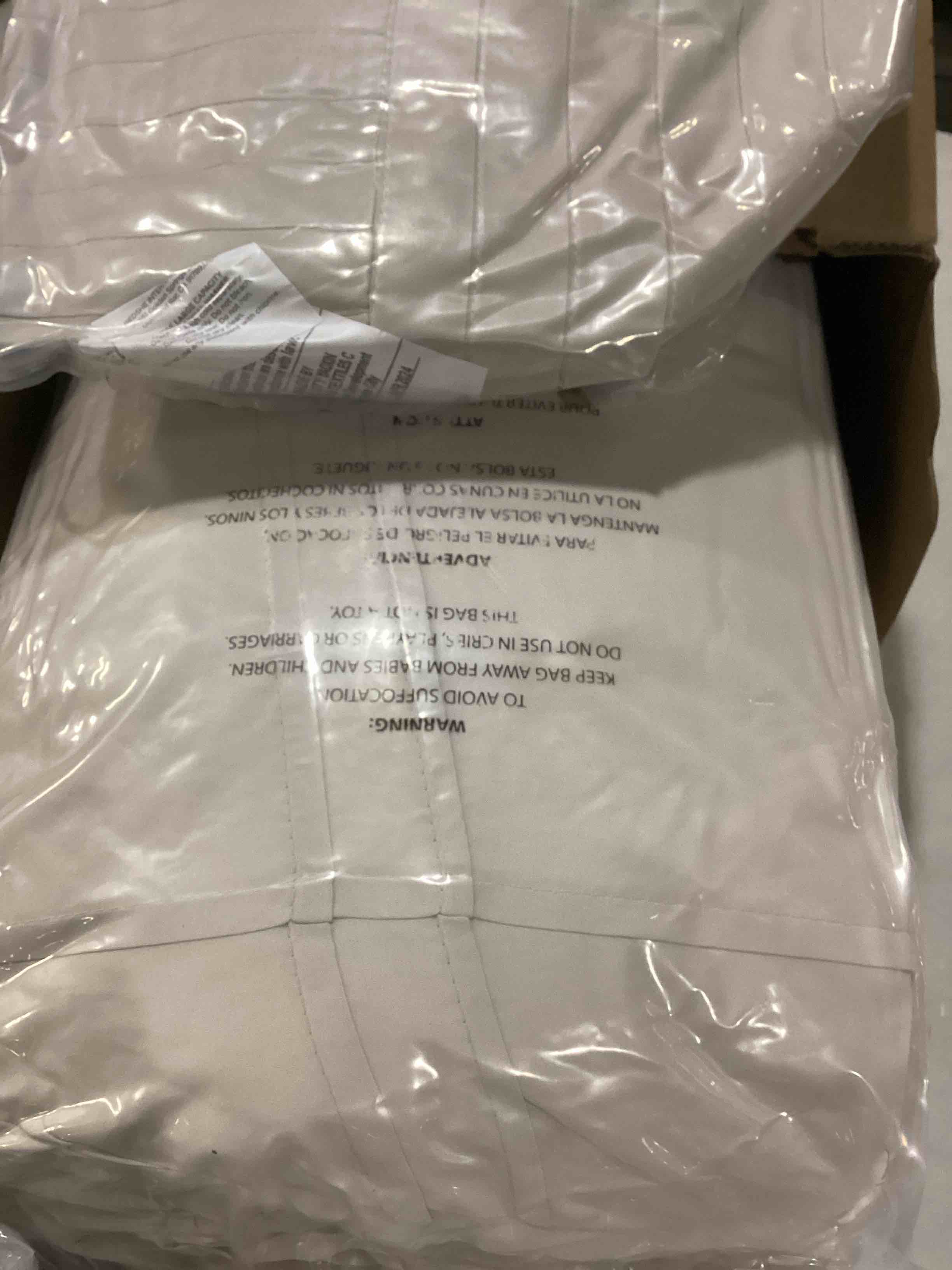https://s3.amazonaws.com/lotting-images-prod/bidfta/BLU6810827_1733515886936.jpeg