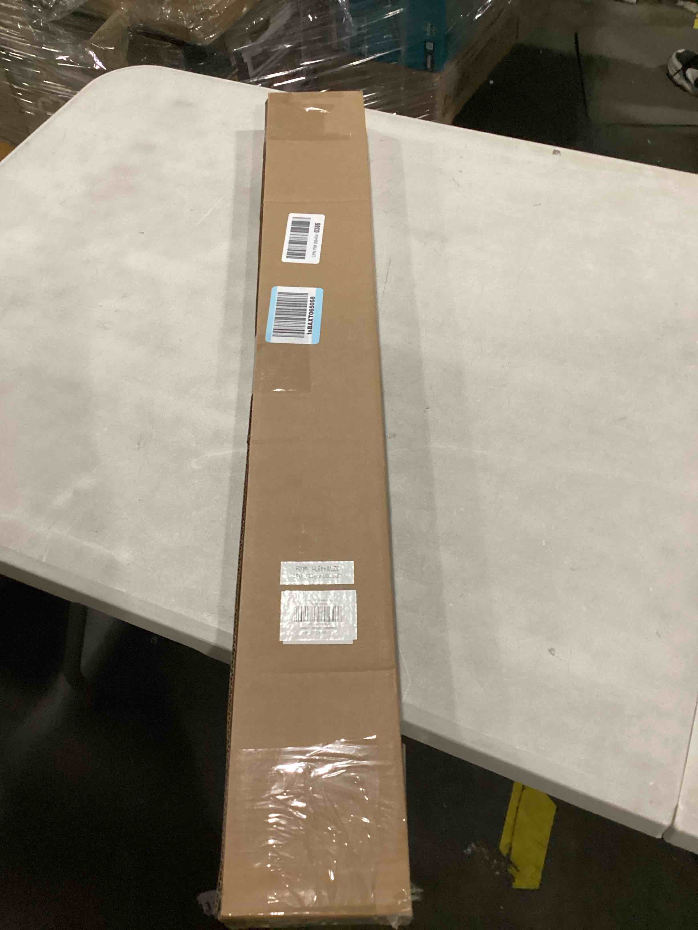 https://s3.amazonaws.com/lotting-images-prod/bidfta/BLU6811069_1733947543563.jpeg