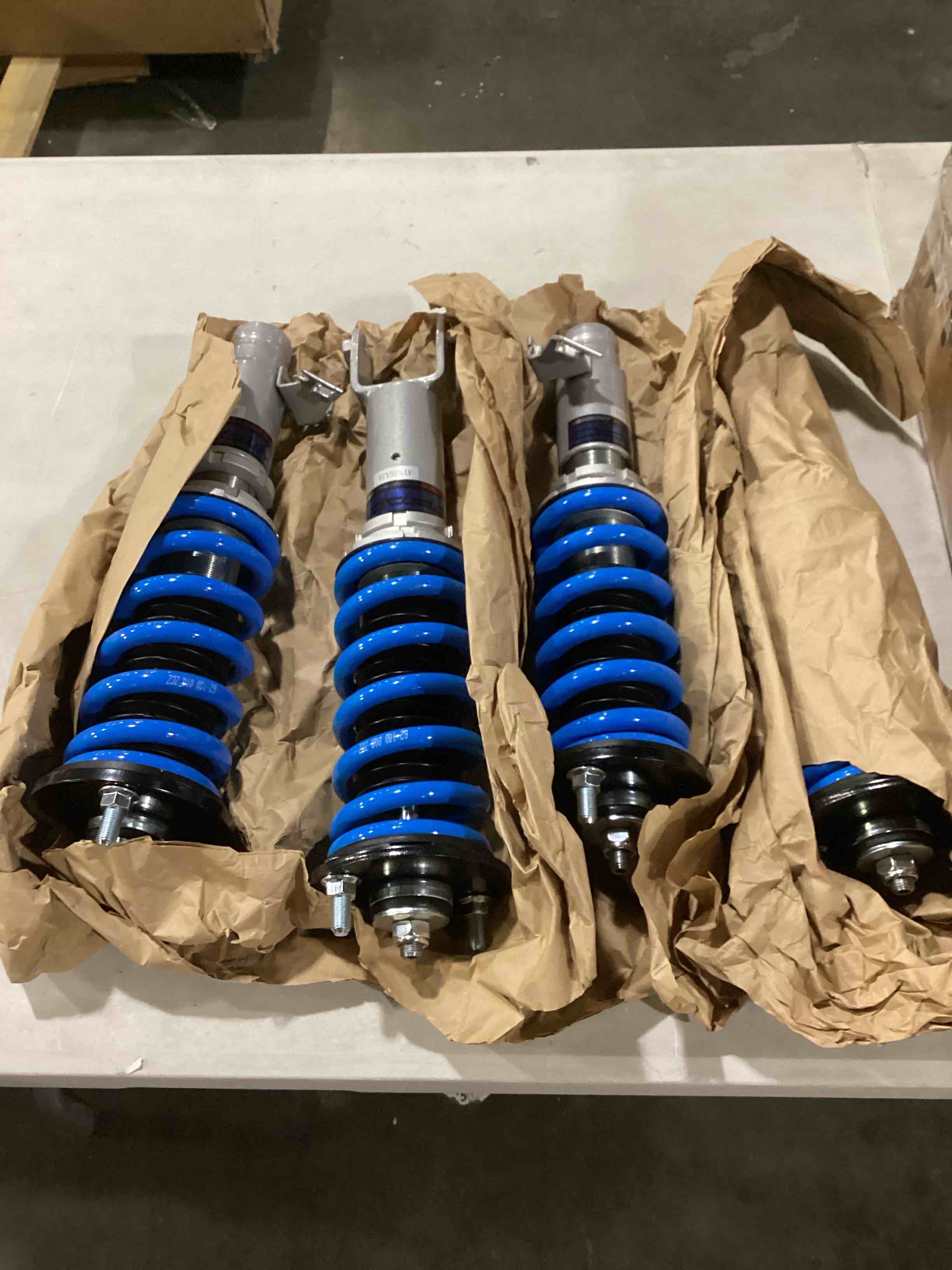 https://s3.amazonaws.com/lotting-images-prod/bidfta/BLU6811079_1734007129326.jpeg