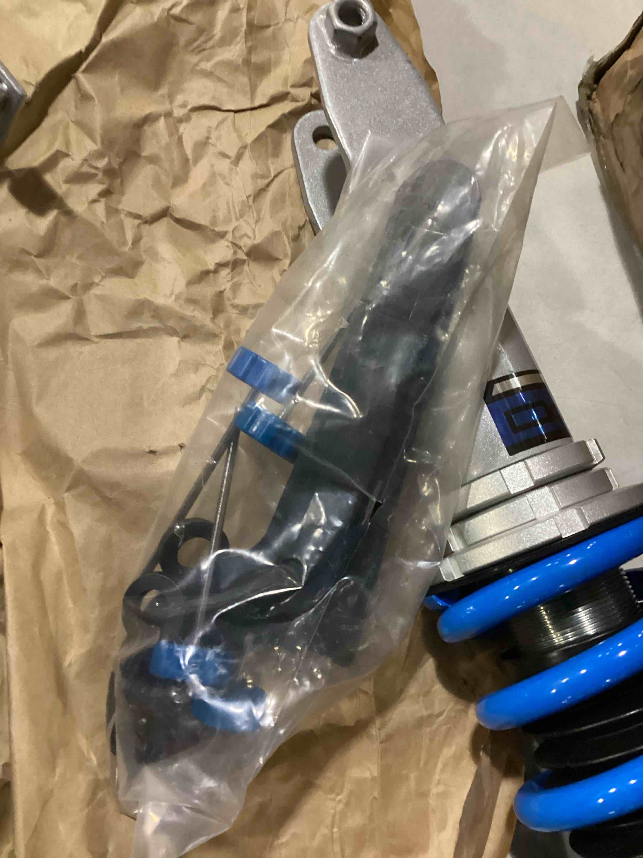 https://s3.amazonaws.com/lotting-images-prod/bidfta/BLU6811079_1734007181861.jpeg