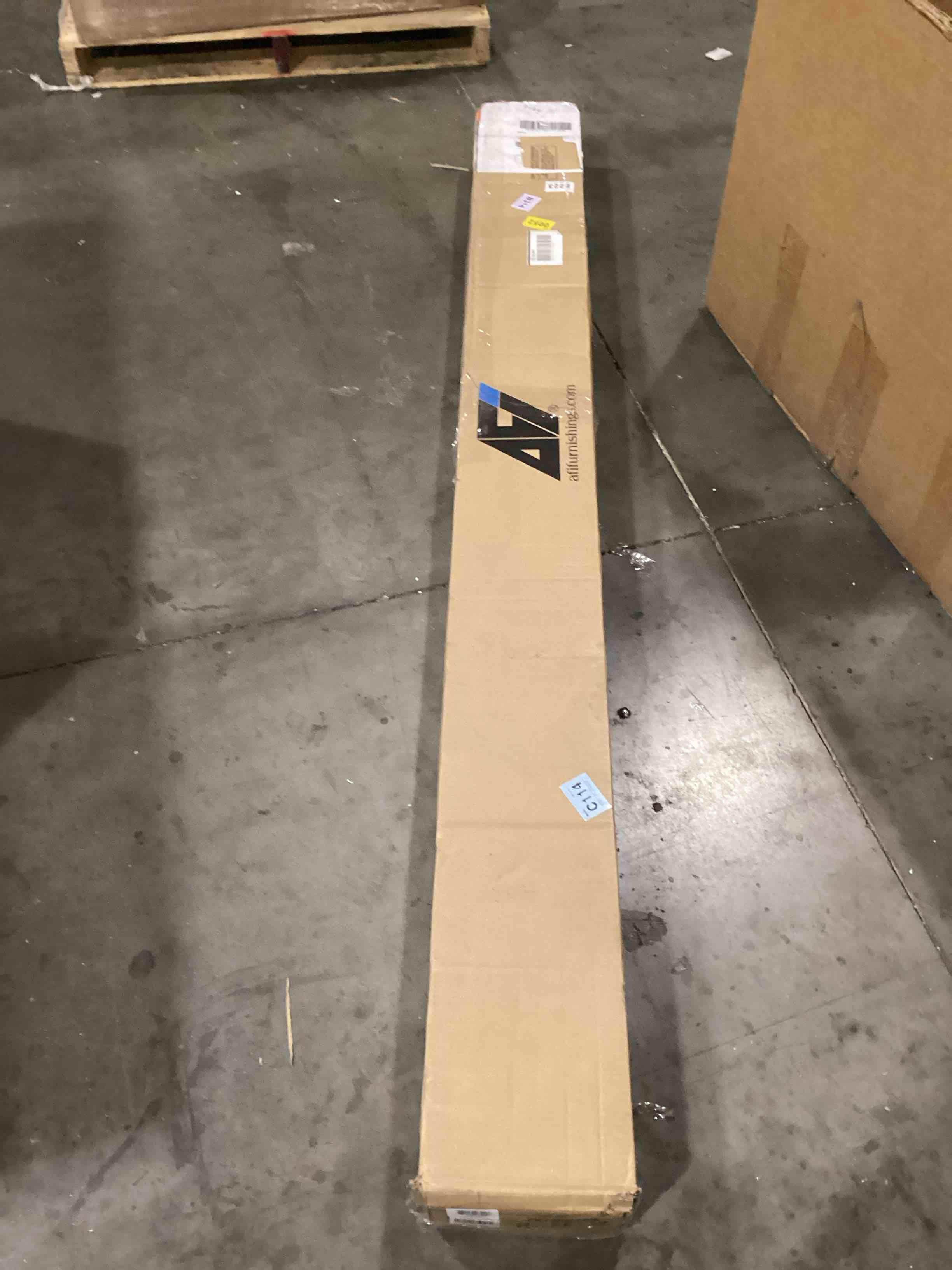 https://s3.amazonaws.com/lotting-images-prod/bidfta/BLU6811246_1734104716312.jpeg