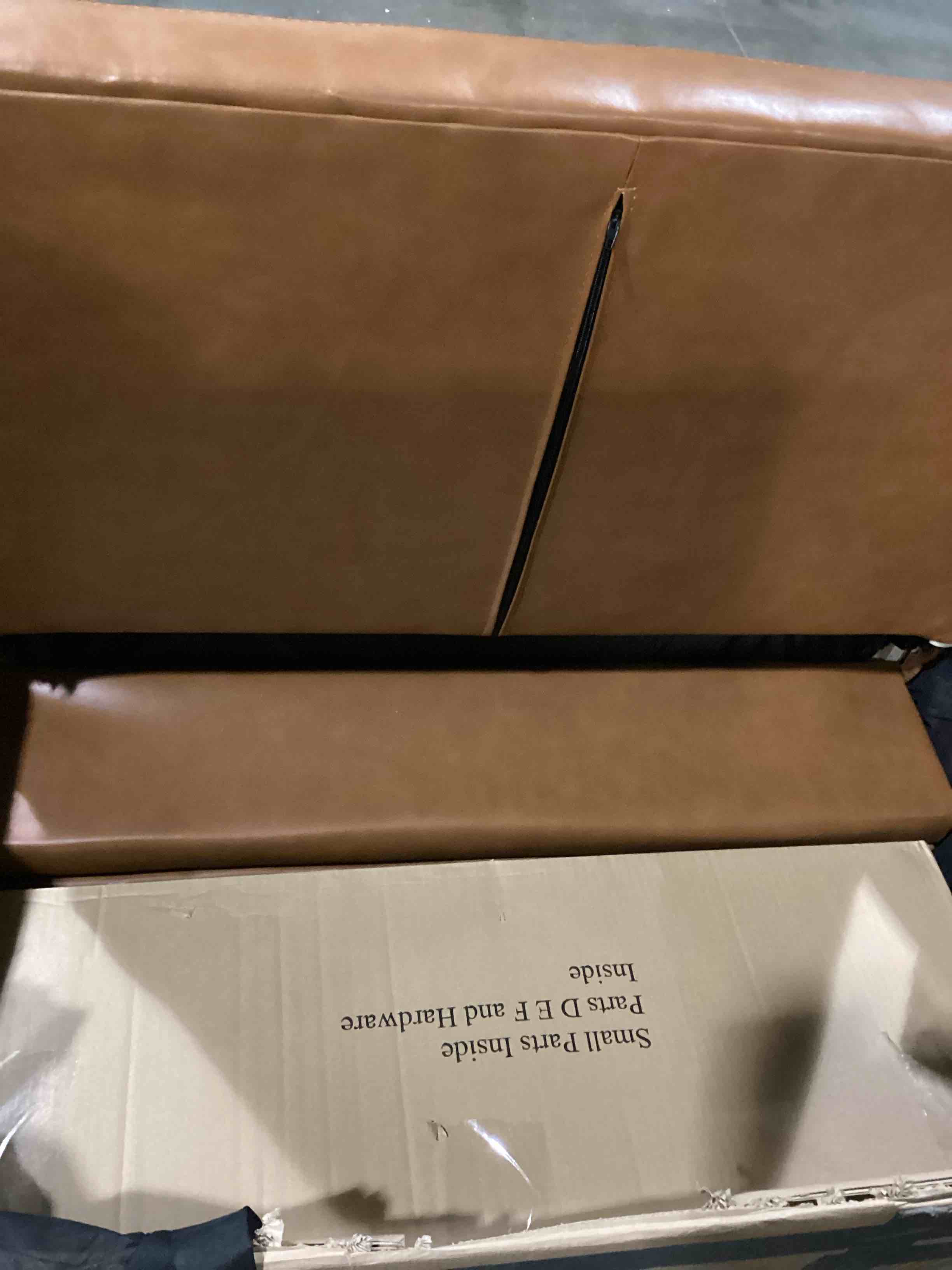 https://s3.amazonaws.com/lotting-images-prod/bidfta/BLU6811479_1734459809962.jpeg
