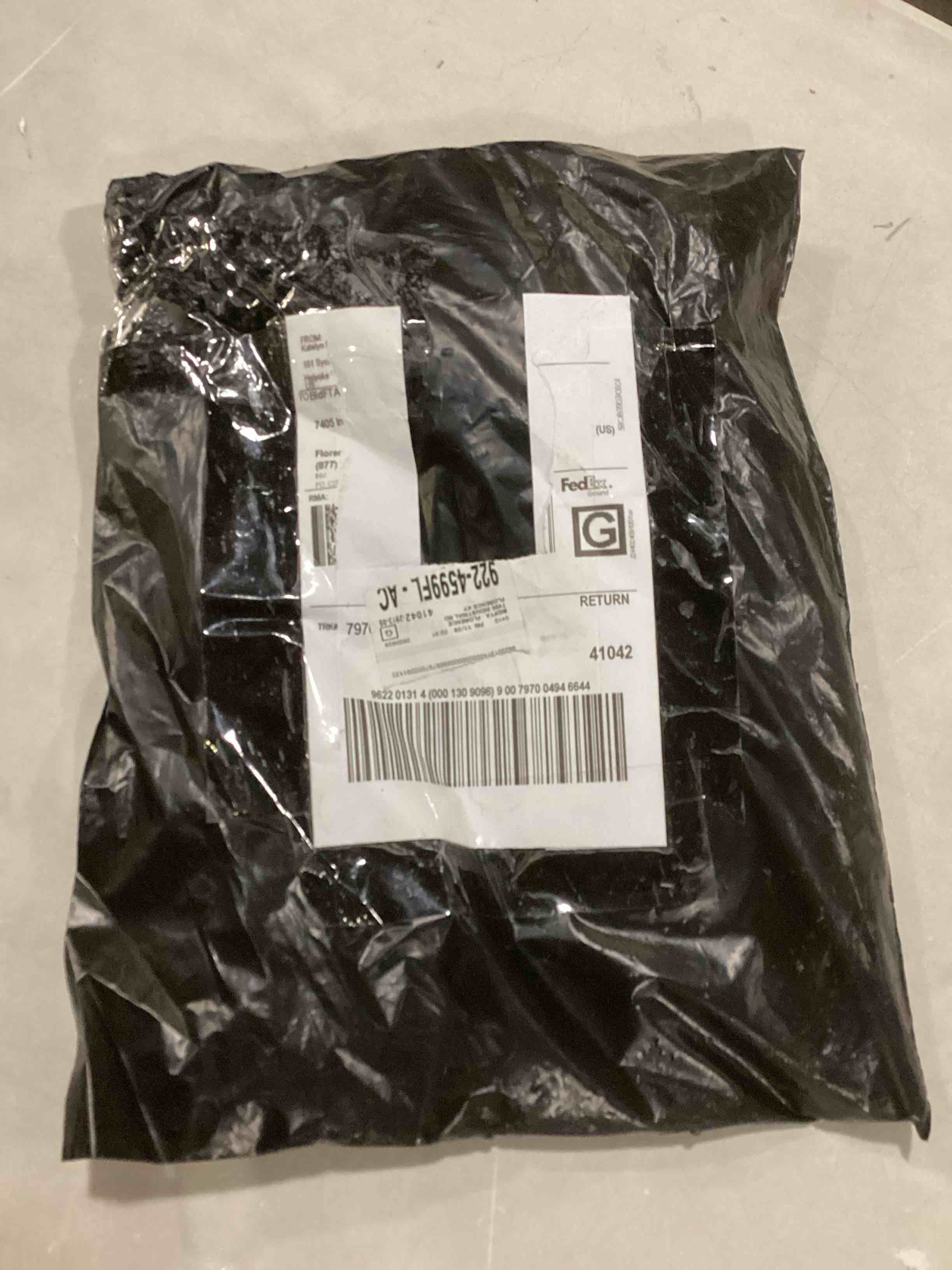 https://s3.amazonaws.com/lotting-images-prod/bidfta/BLU6811524_1734532634924.jpeg