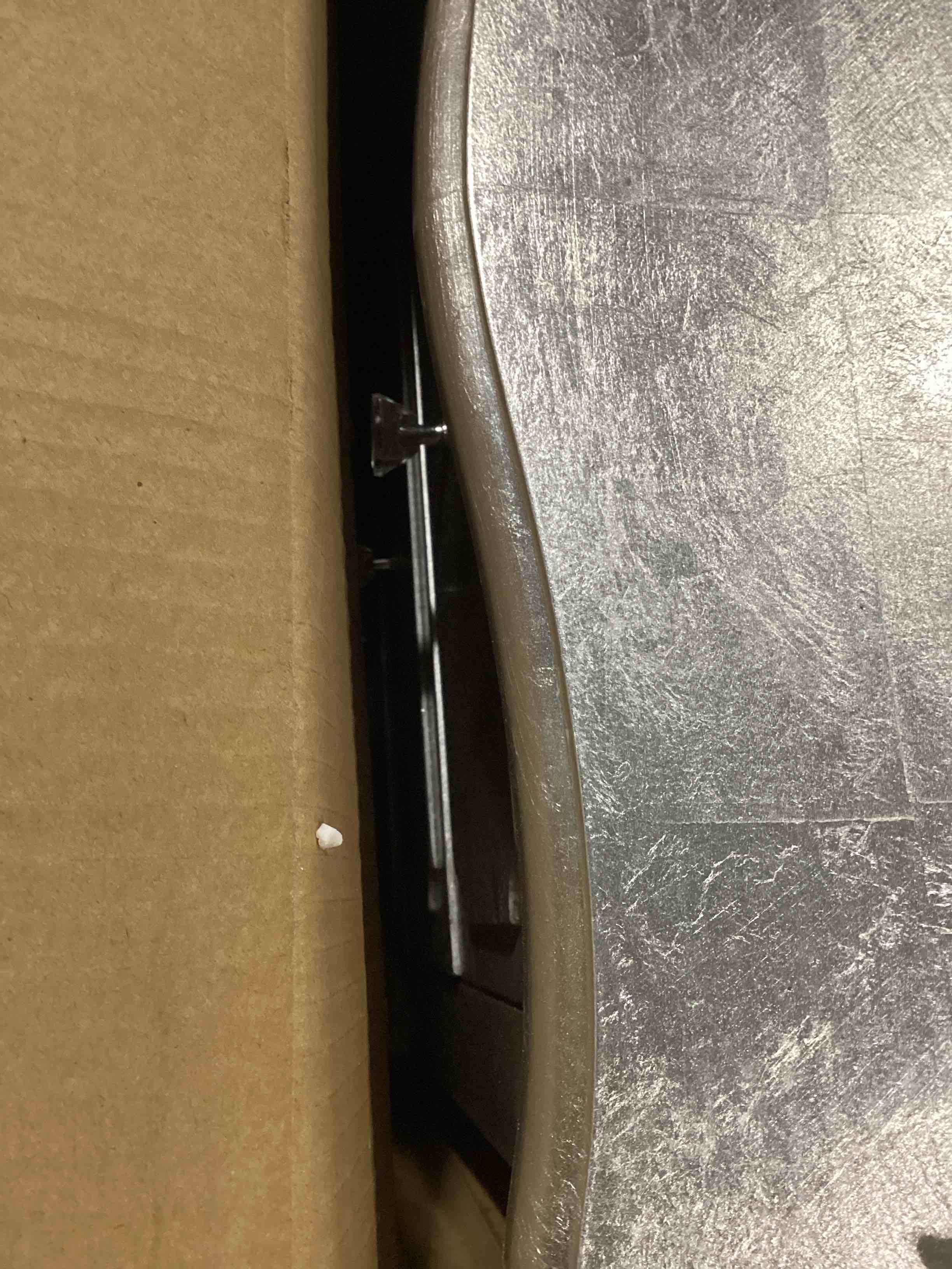https://s3.amazonaws.com/lotting-images-prod/bidfta/BLU6811816_1735050059687.jpeg