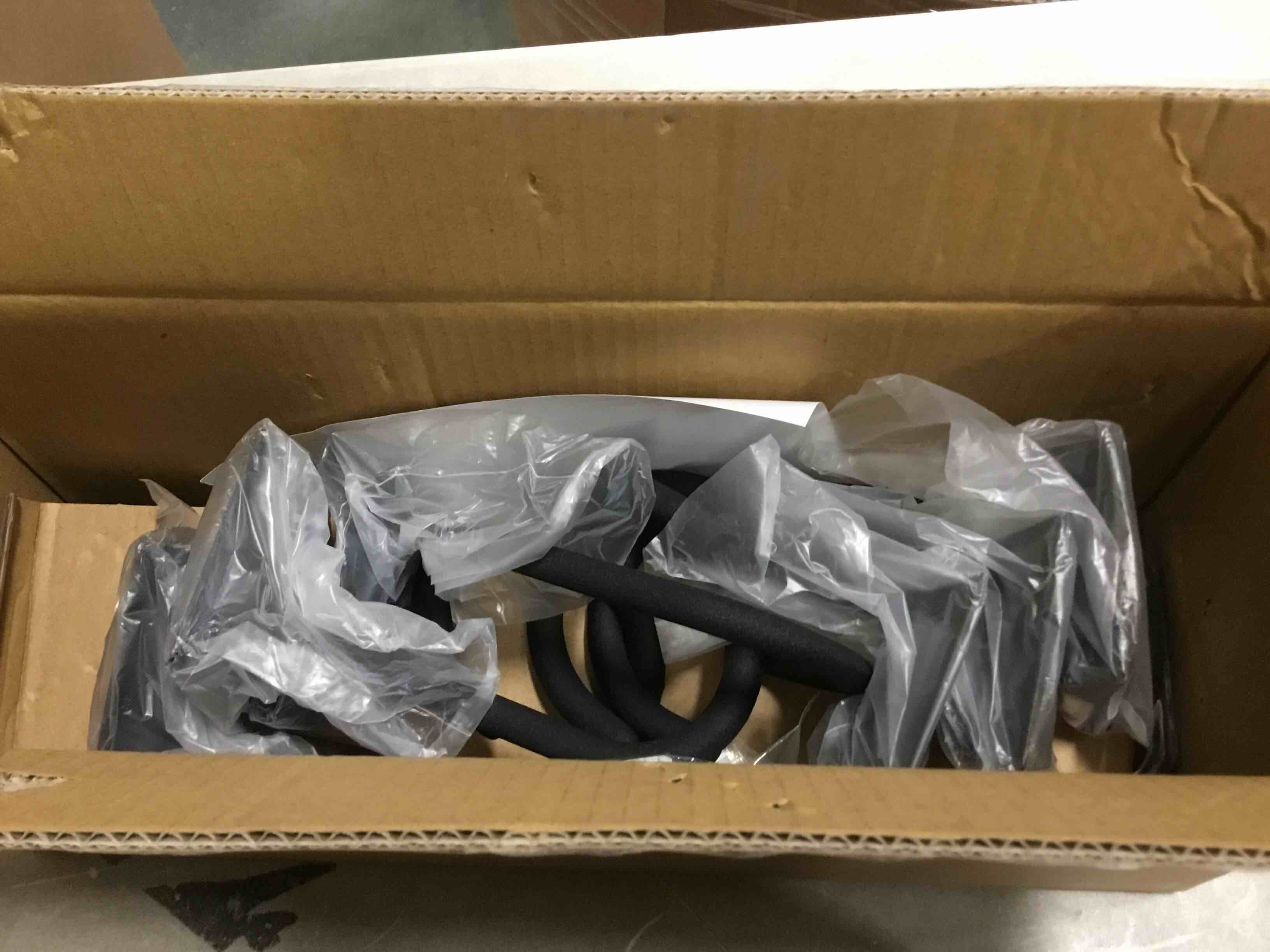 https://s3.amazonaws.com/lotting-images-prod/bidfta/BLU6812251_1720444004895.jpeg