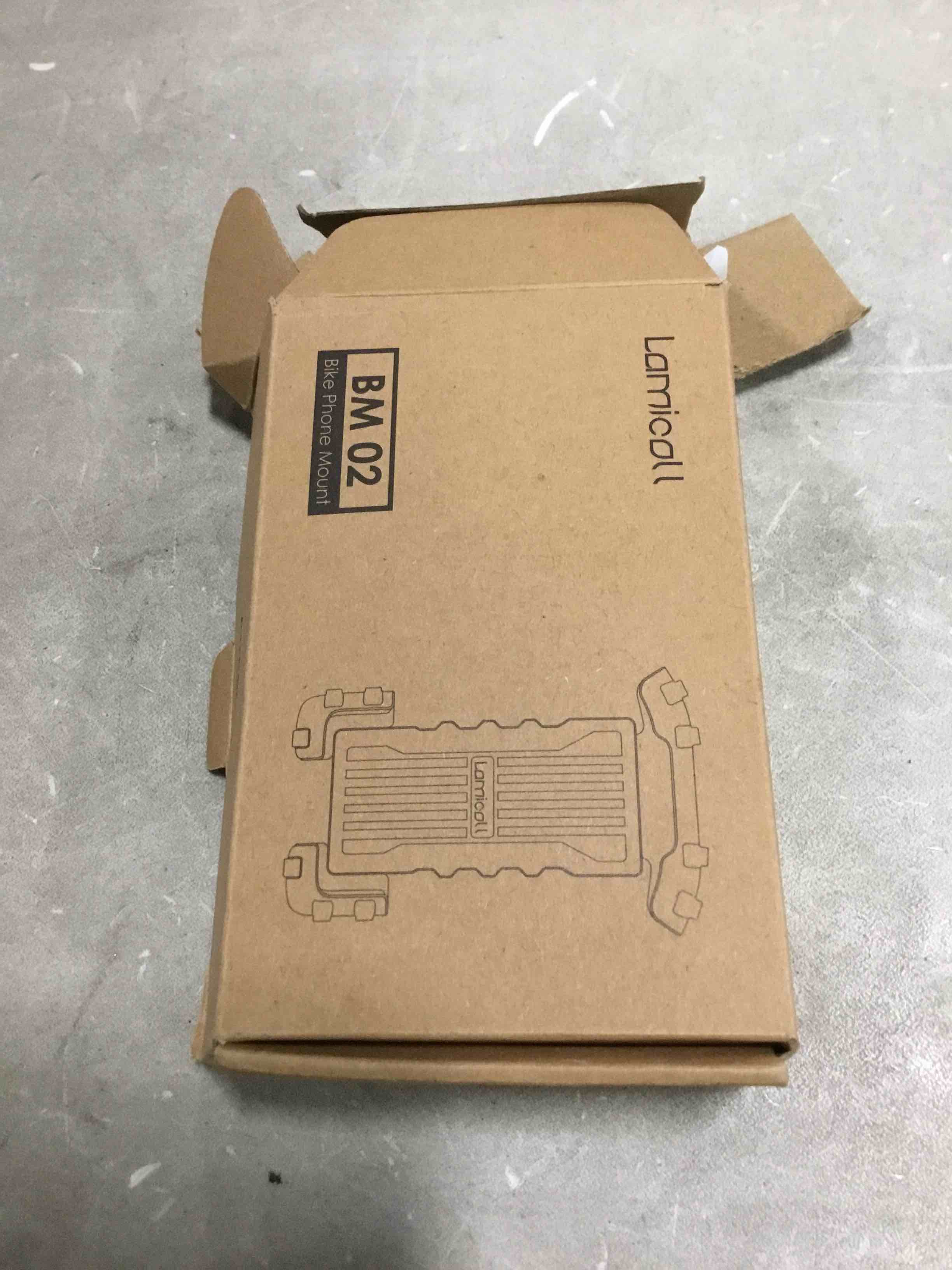 https://s3.amazonaws.com/lotting-images-prod/bidfta/BLU6813359_1720641329021.jpeg