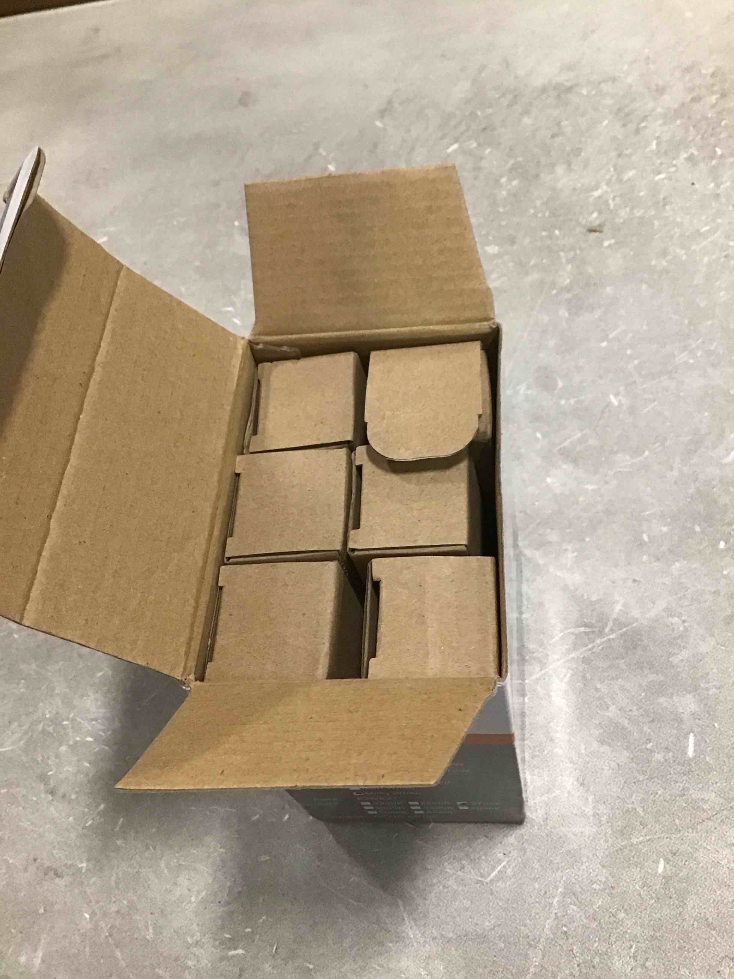 https://s3.amazonaws.com/lotting-images-prod/bidfta/BLU6813399_1720701236073.jpeg