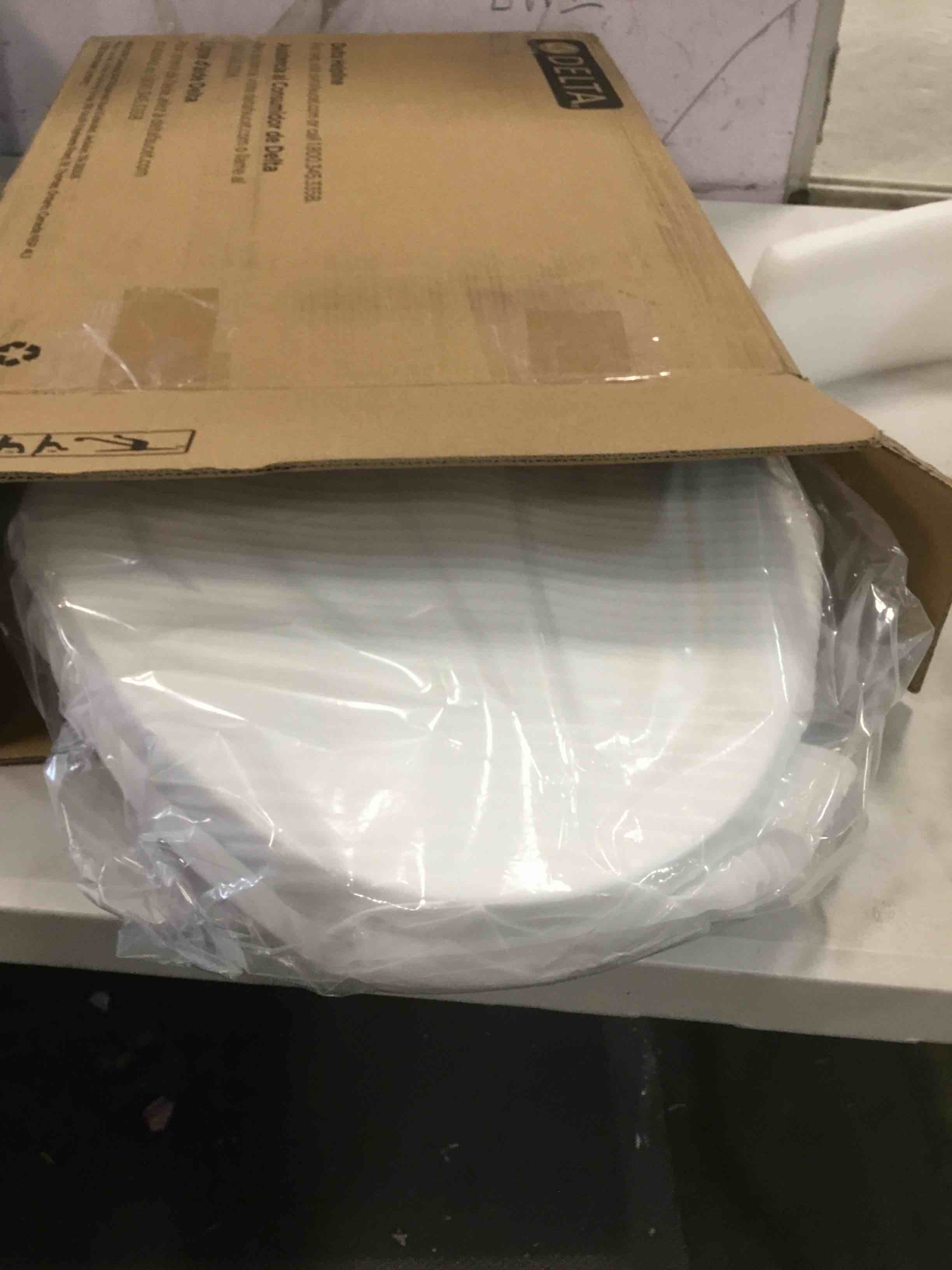 https://s3.amazonaws.com/lotting-images-prod/bidfta/BLU6813492_1720711131236.jpeg