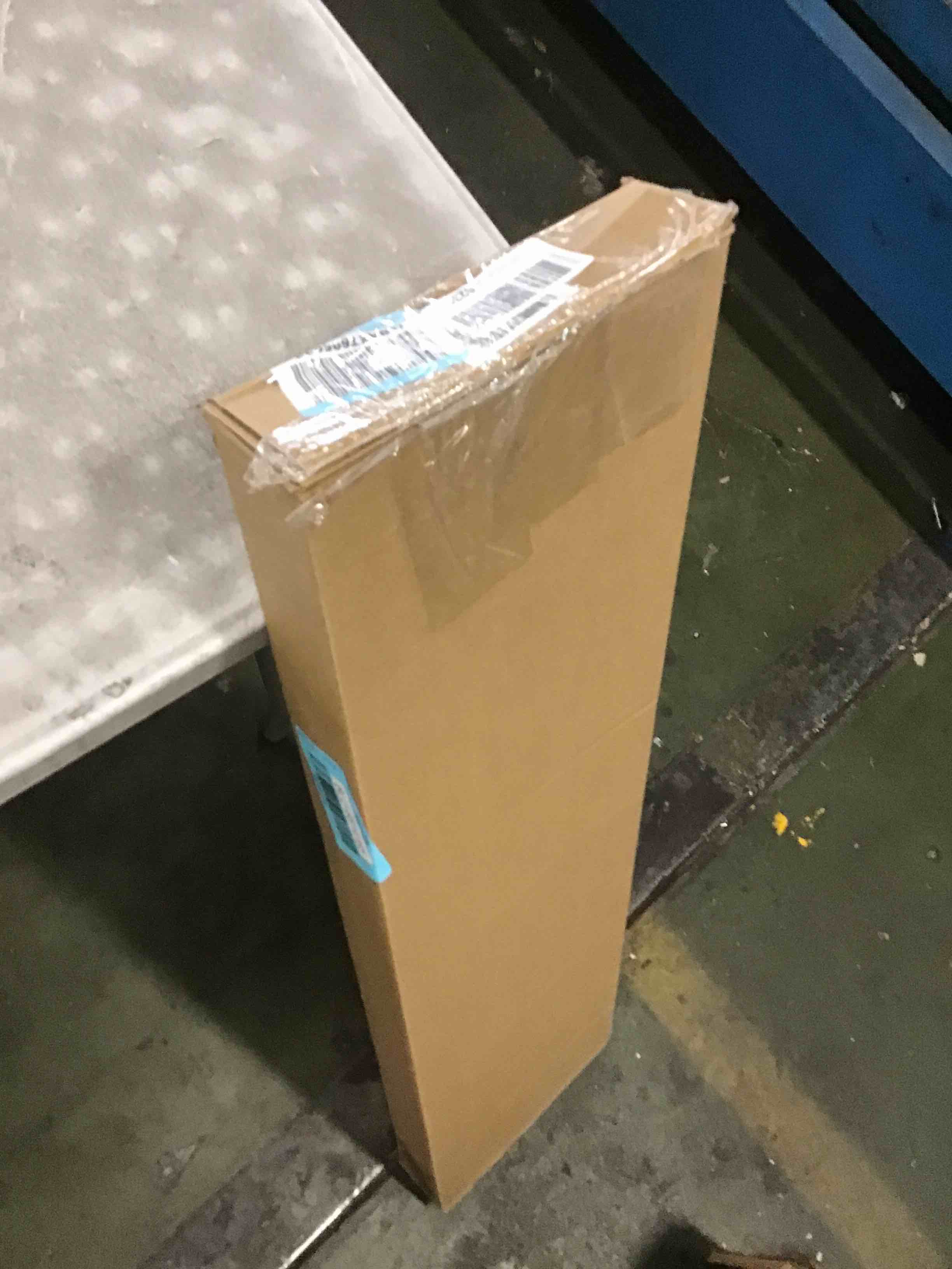 https://s3.amazonaws.com/lotting-images-prod/bidfta/BLU6814165_1721054115076.jpeg