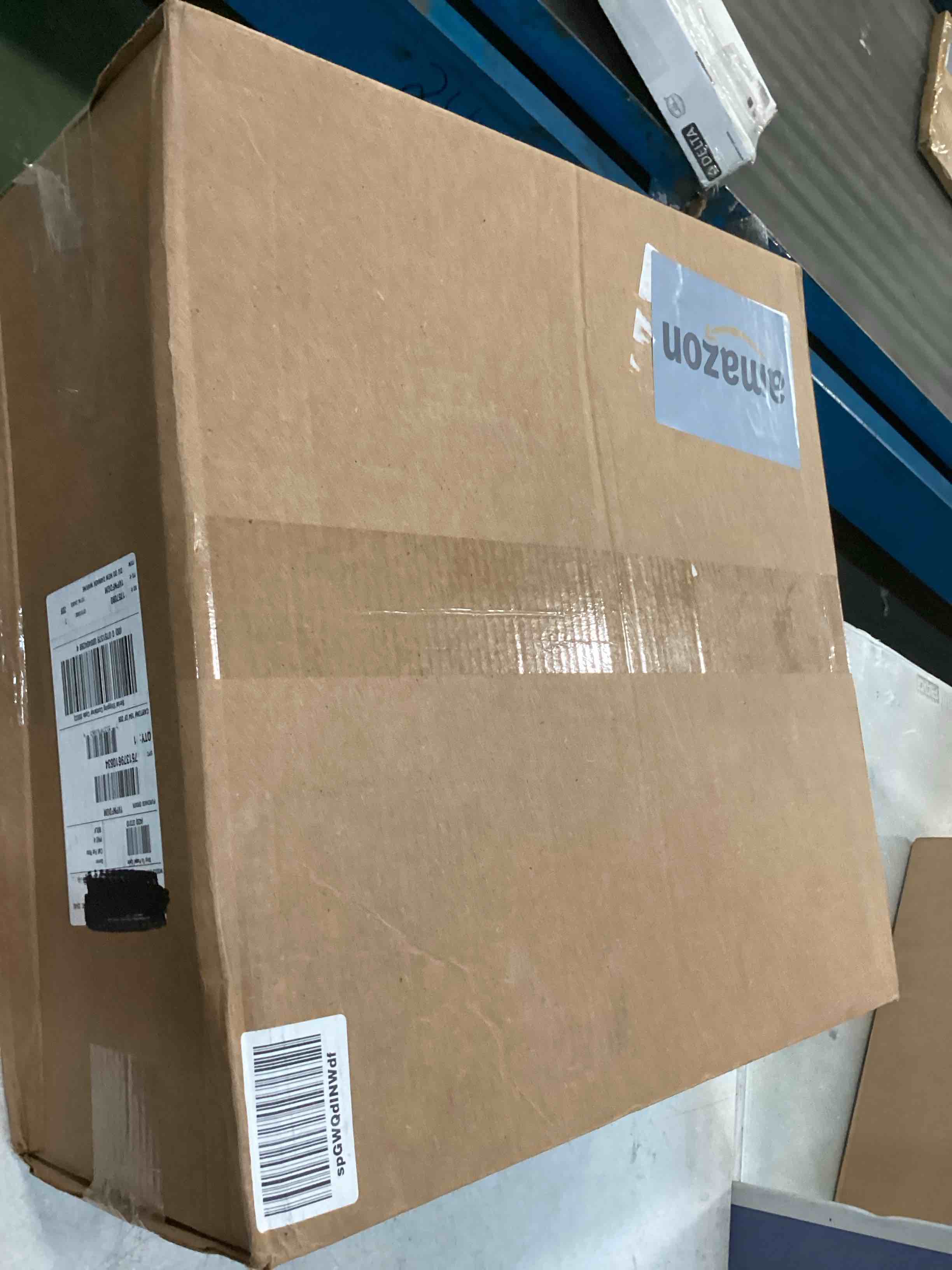 https://s3.amazonaws.com/lotting-images-prod/bidfta/BLU6814537_1721140377914.jpeg