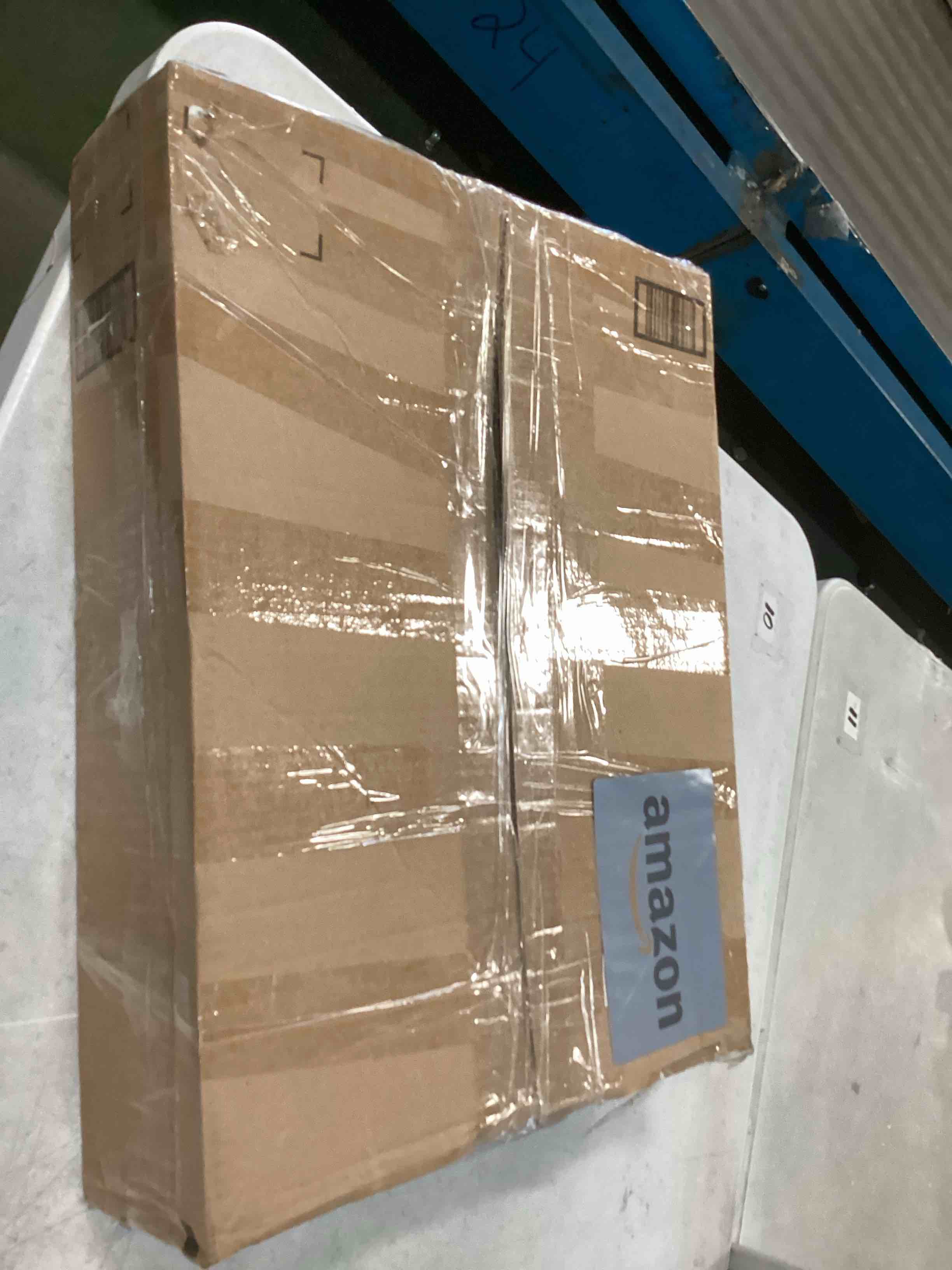 https://s3.amazonaws.com/lotting-images-prod/bidfta/BLU6814613_1721150444343.jpeg