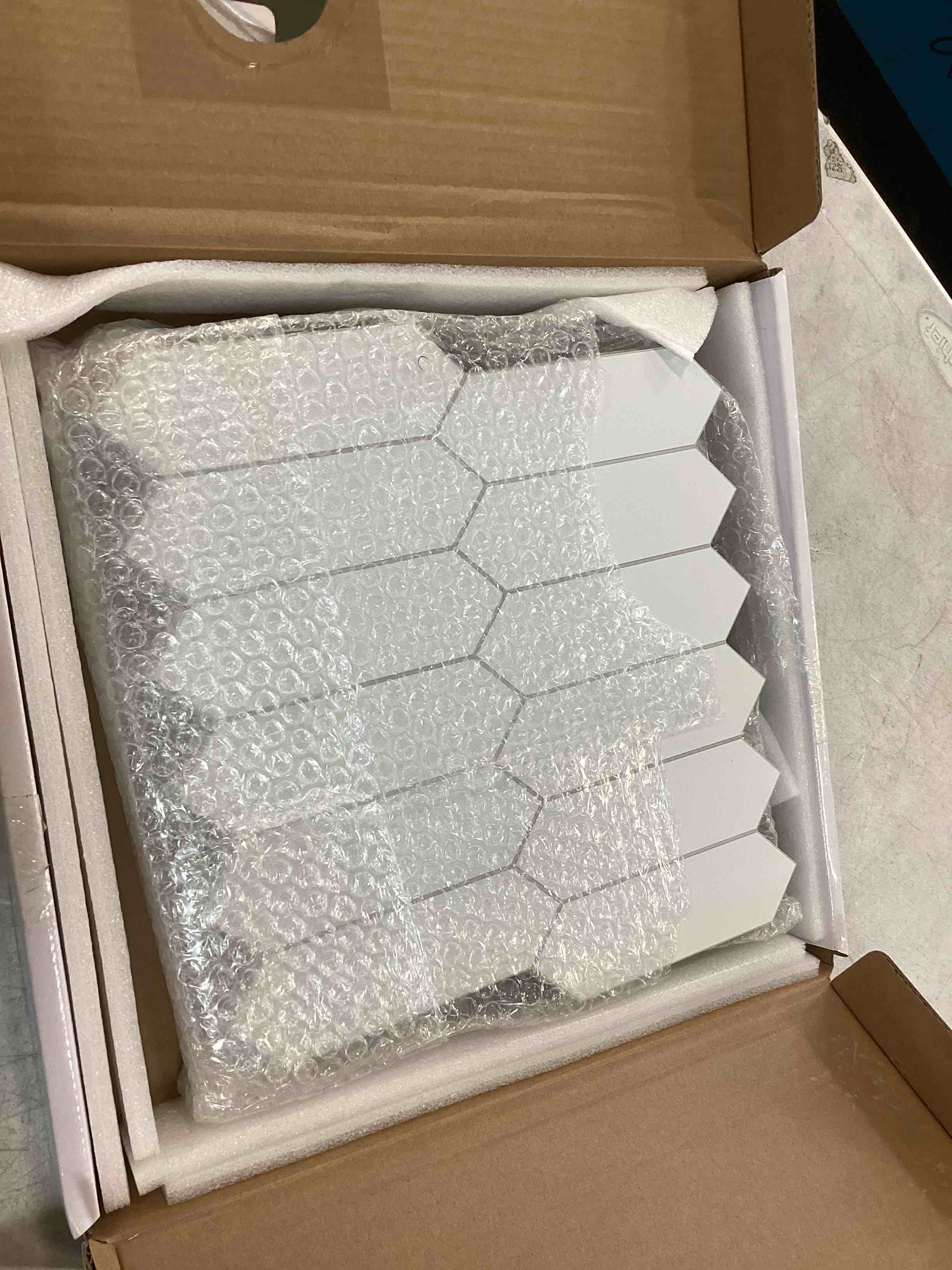 https://s3.amazonaws.com/lotting-images-prod/bidfta/BLU6814631_1721152328008.jpeg